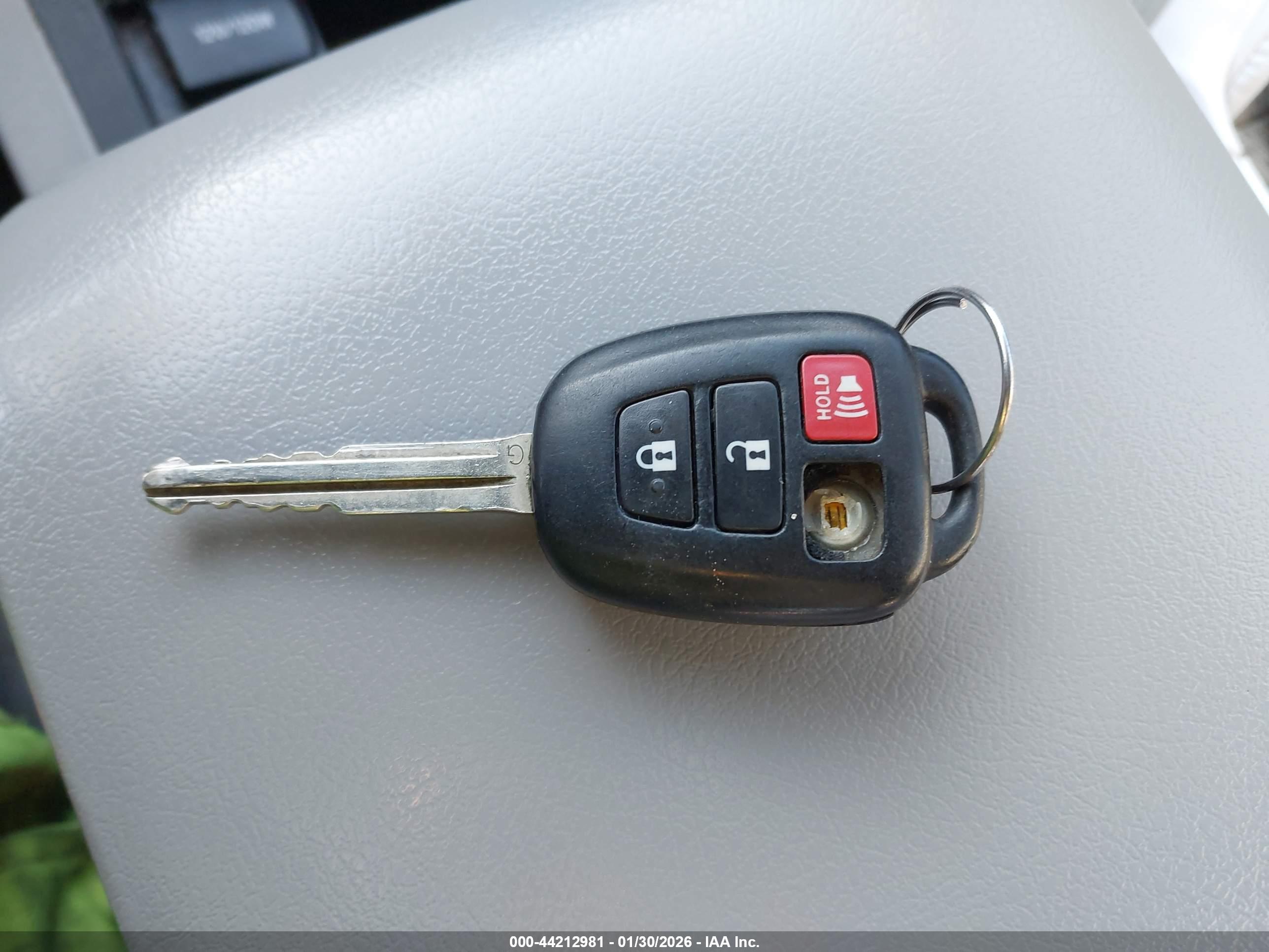 TOYOTA CAMRY image 11