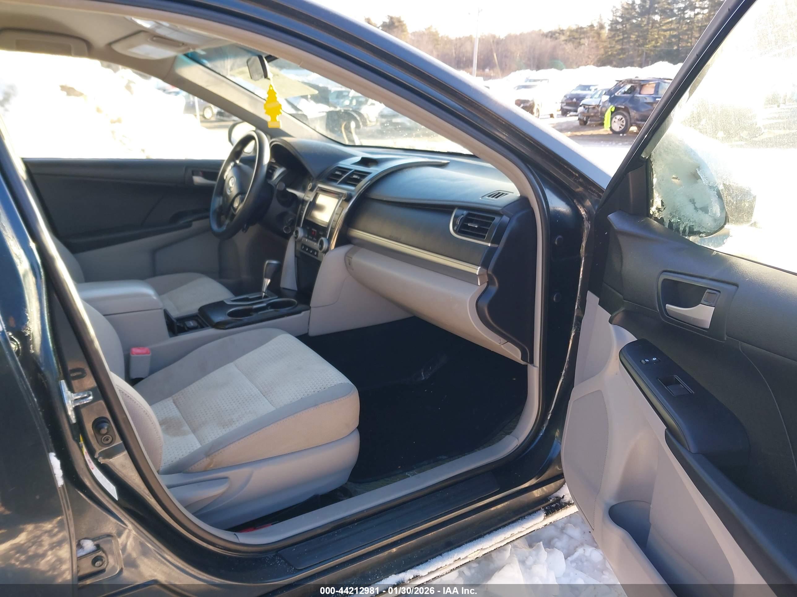 TOYOTA CAMRY image 5