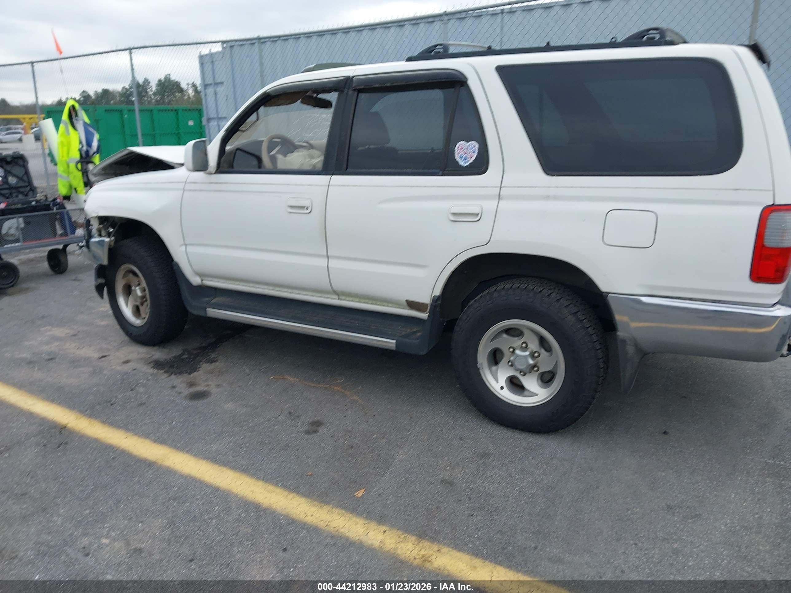 TOYOTA 4RUNNER image 3