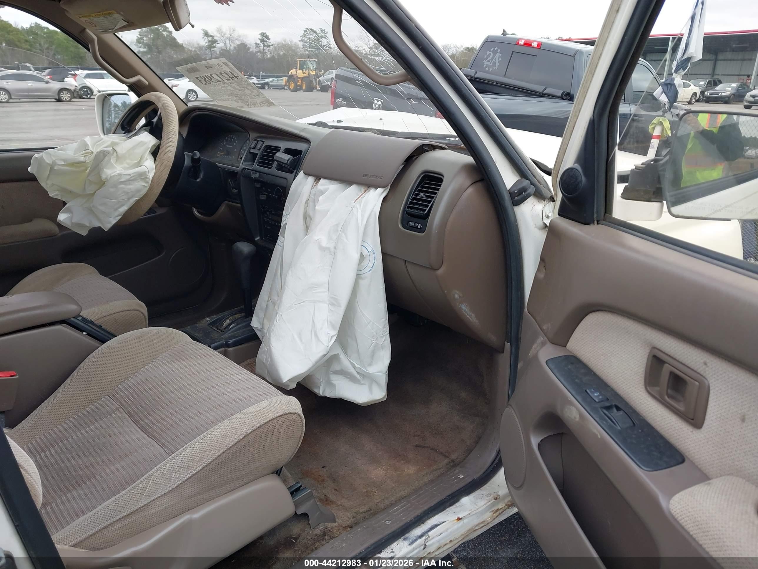 TOYOTA 4RUNNER image 5