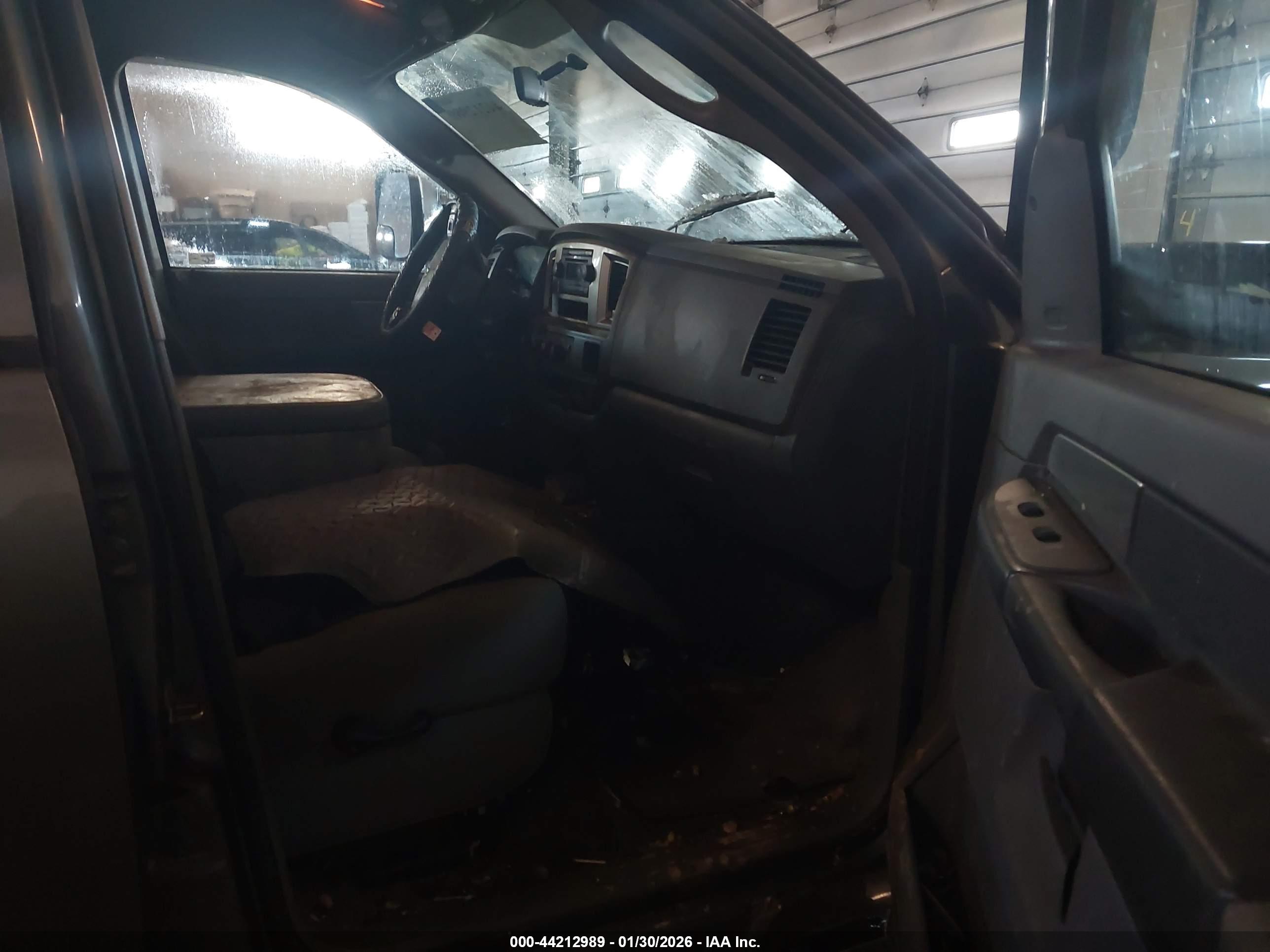 DODGE RAM image 5