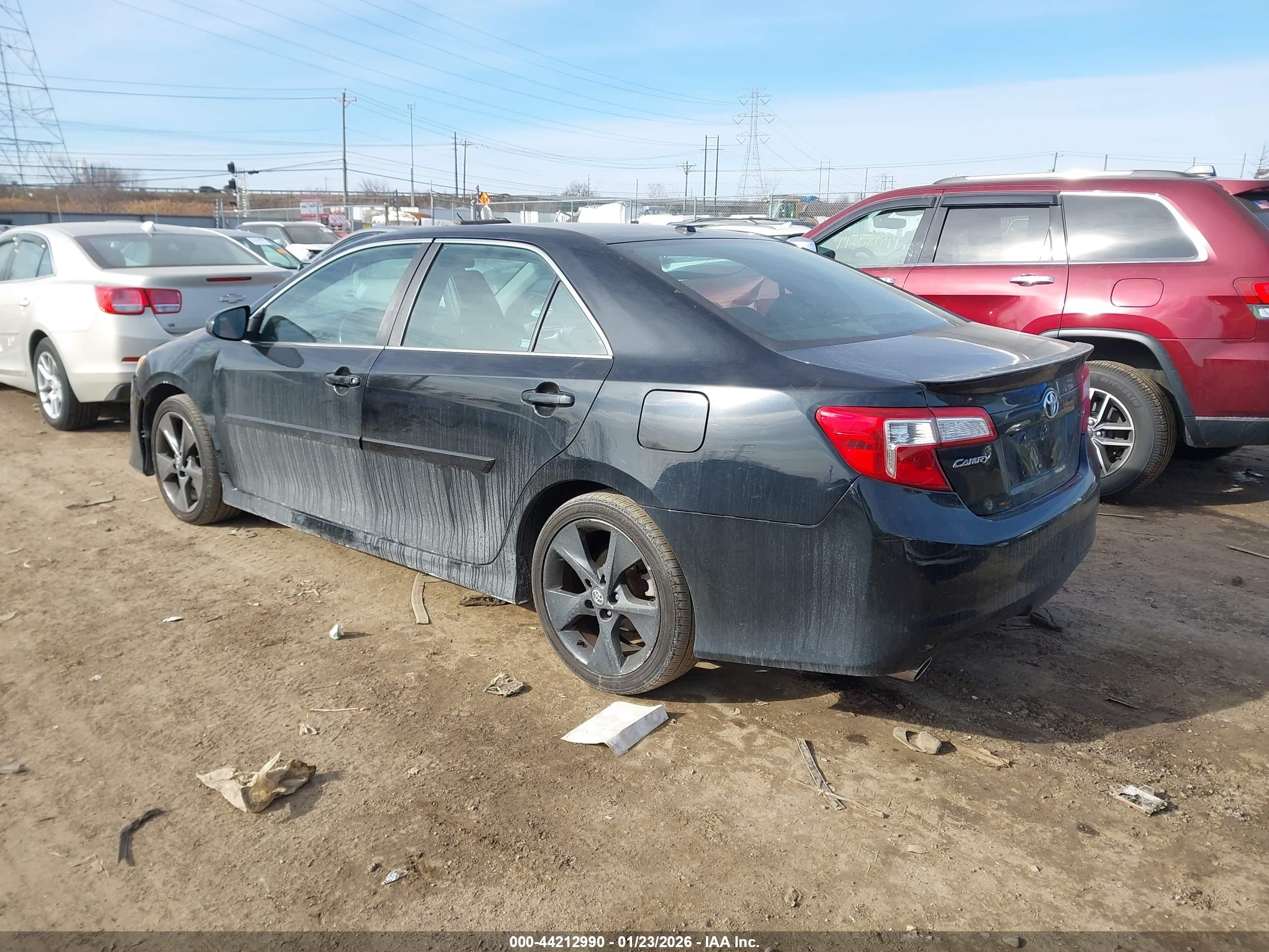 TOYOTA CAMRY image 3
