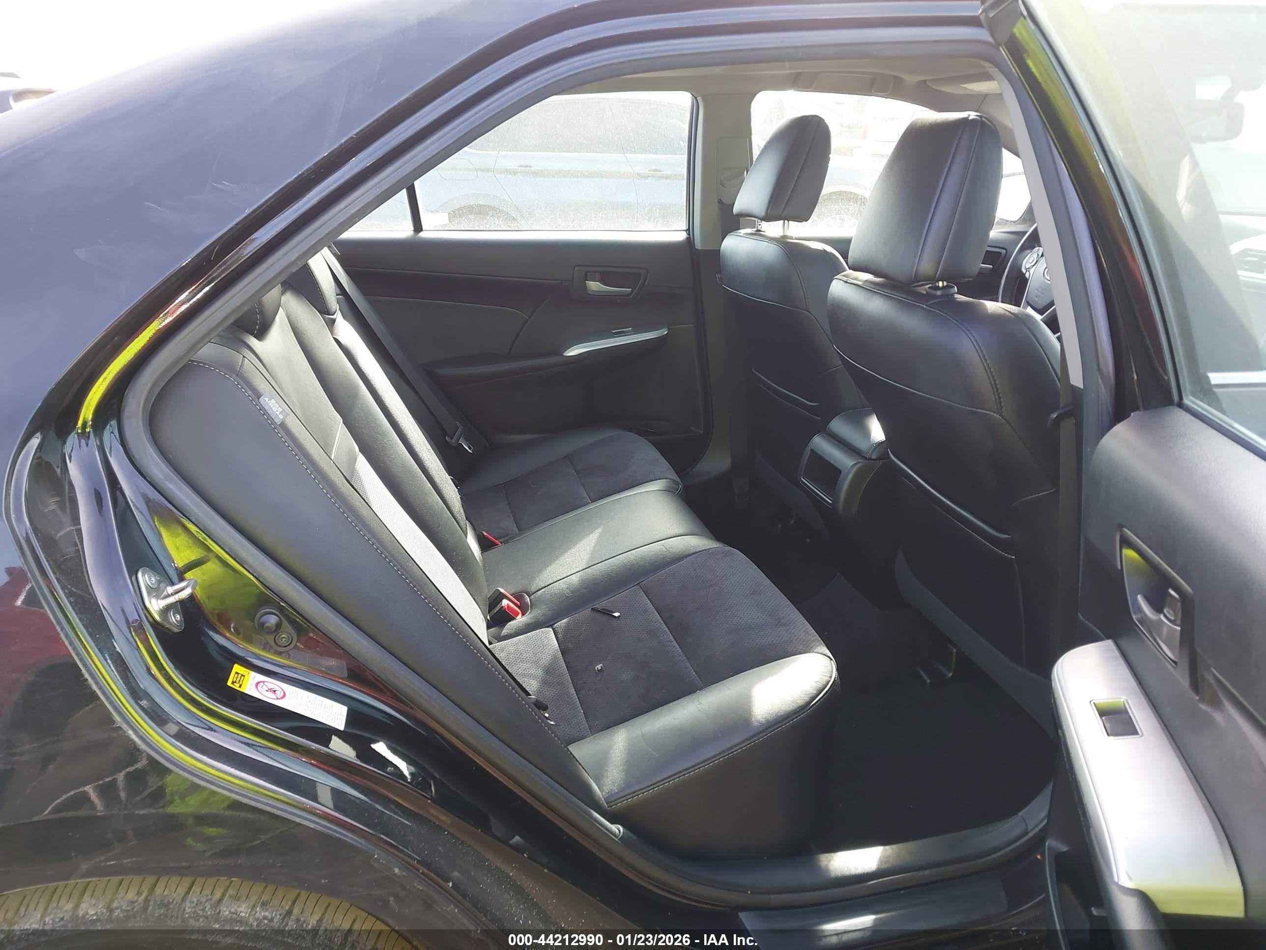TOYOTA CAMRY image 8