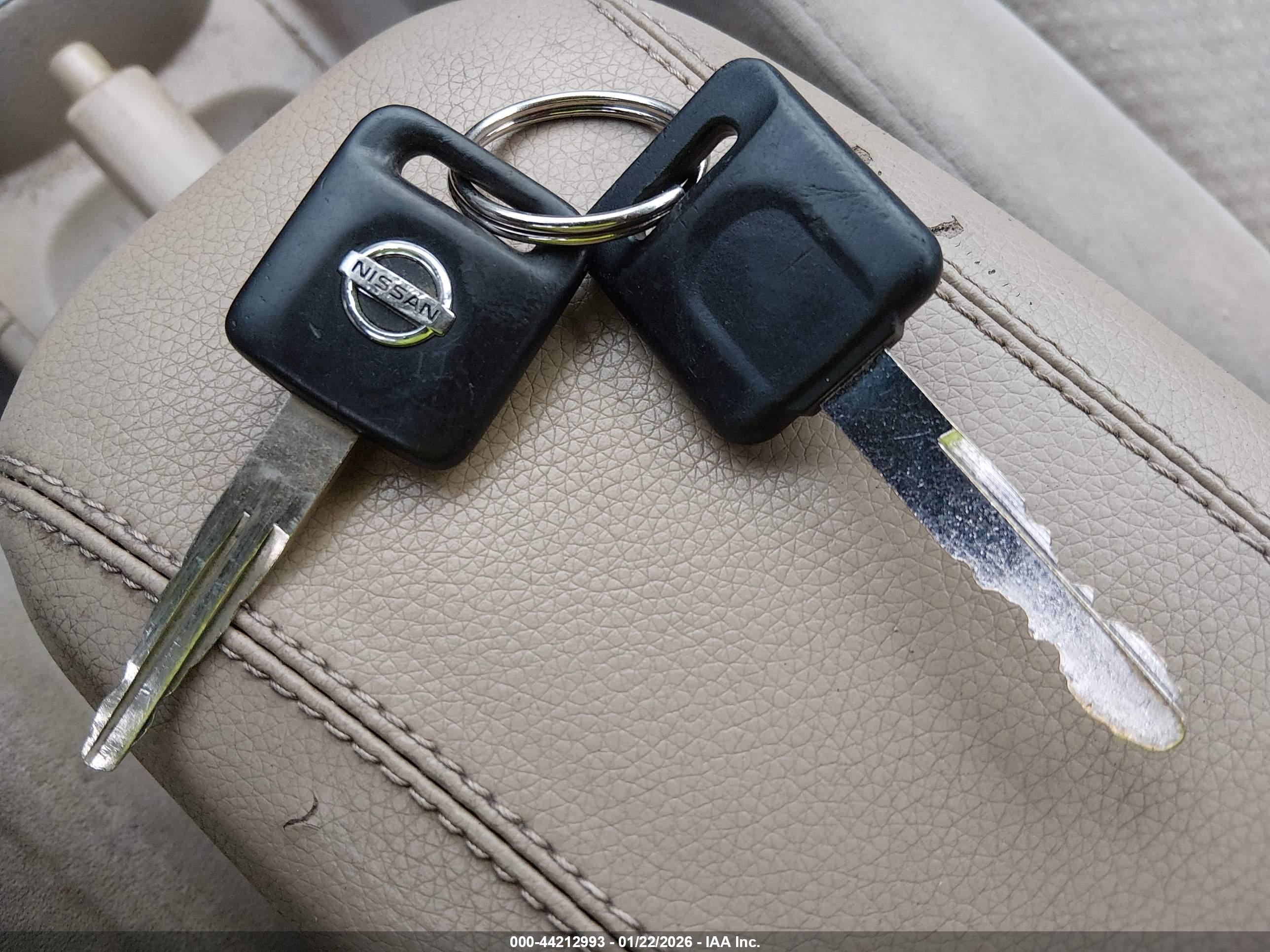 NISSAN VERSA image 11