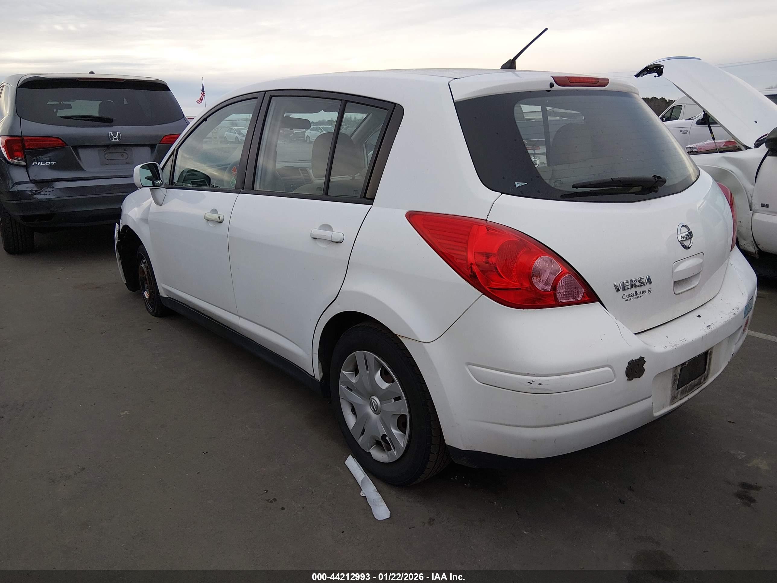 NISSAN VERSA image 3