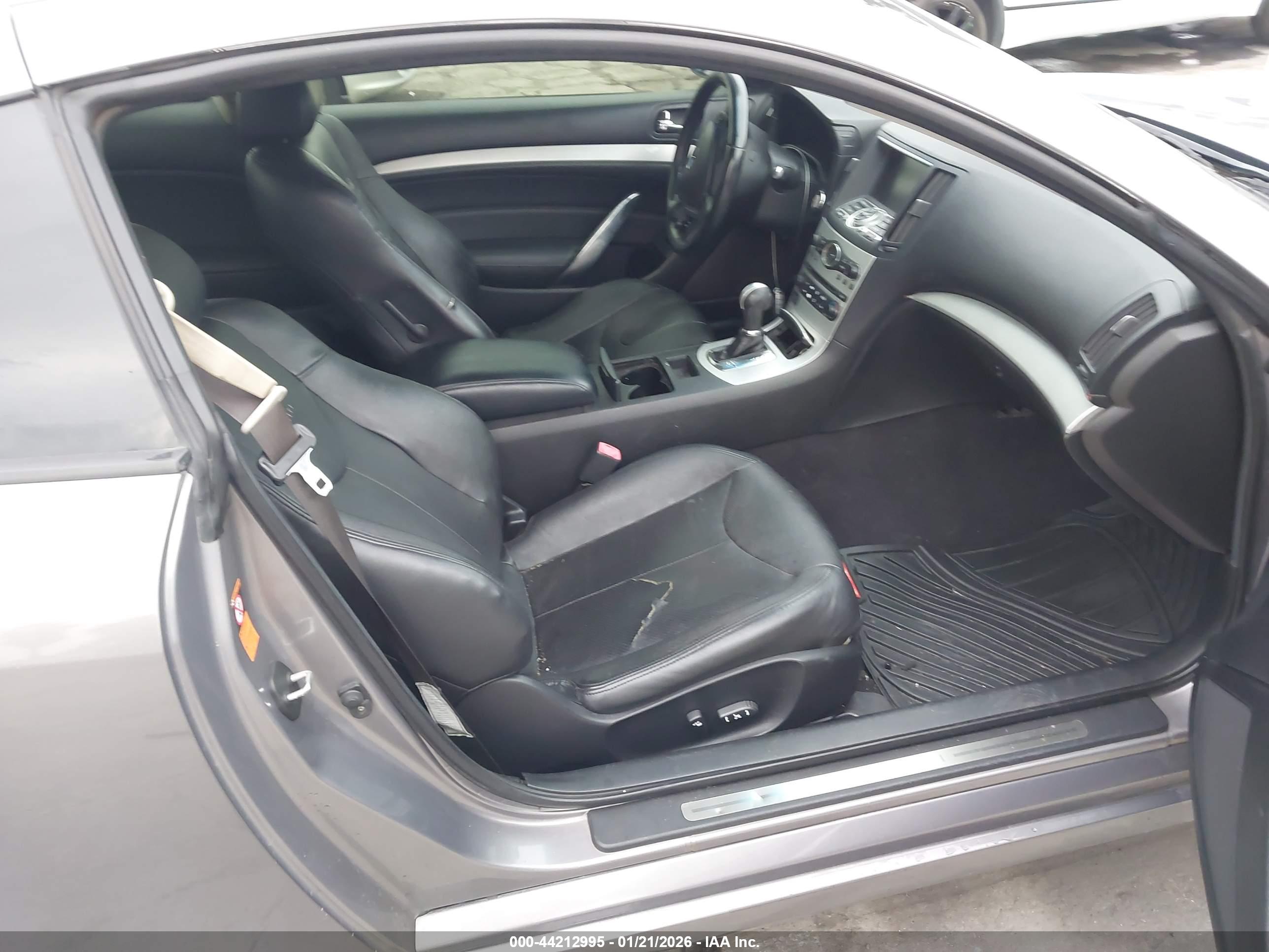 INFINITI G37 image 5