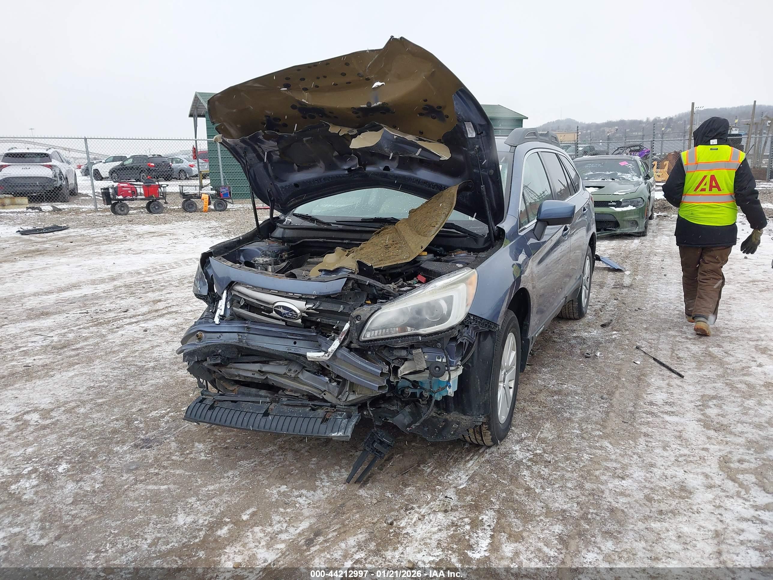 SUBARU OUTBACK image 2