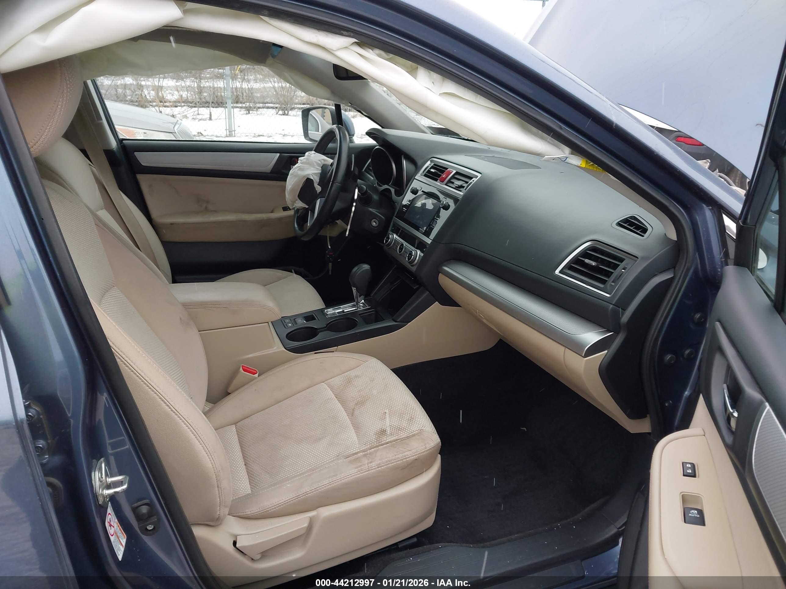 SUBARU OUTBACK image 5