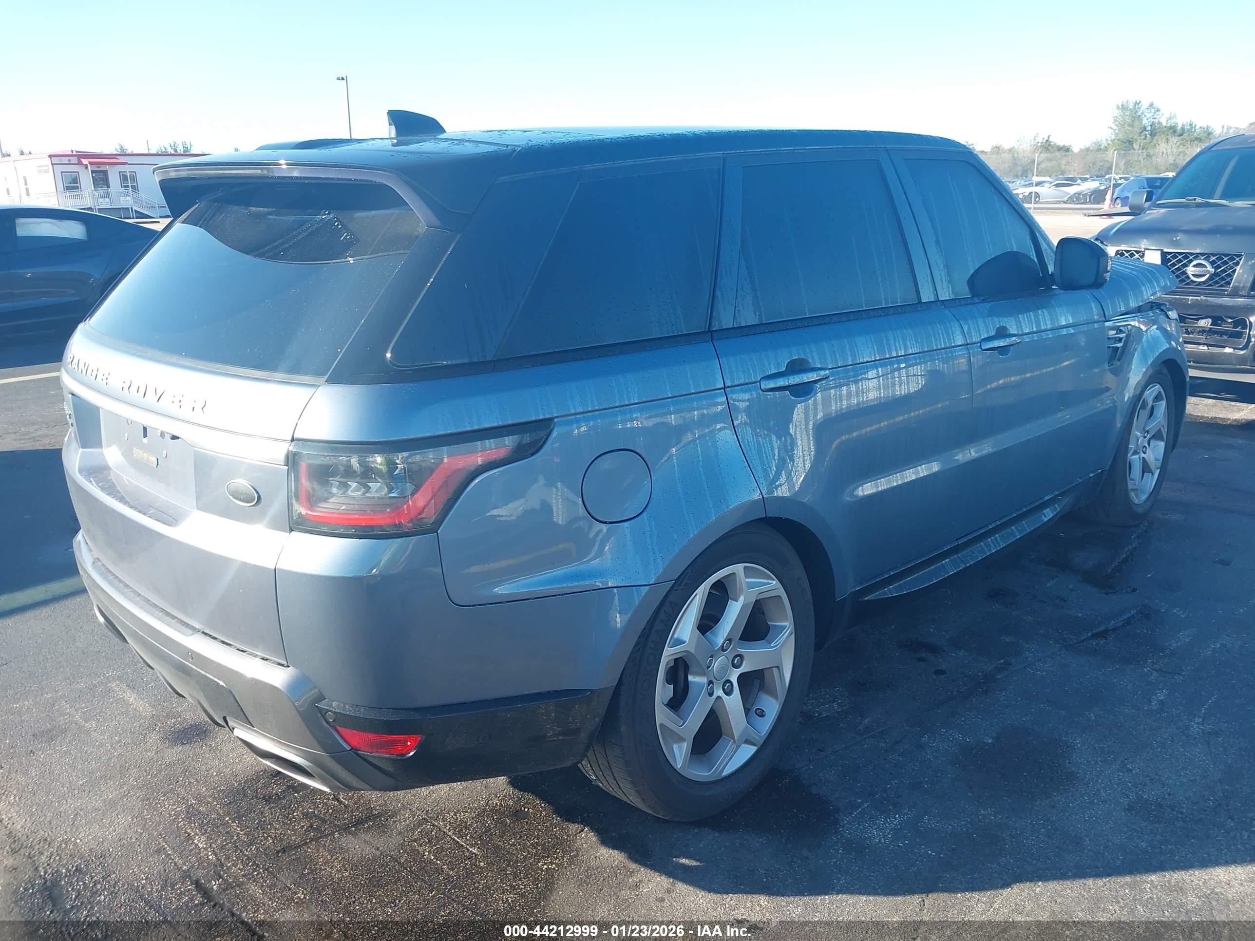 LAND ROVER image 4