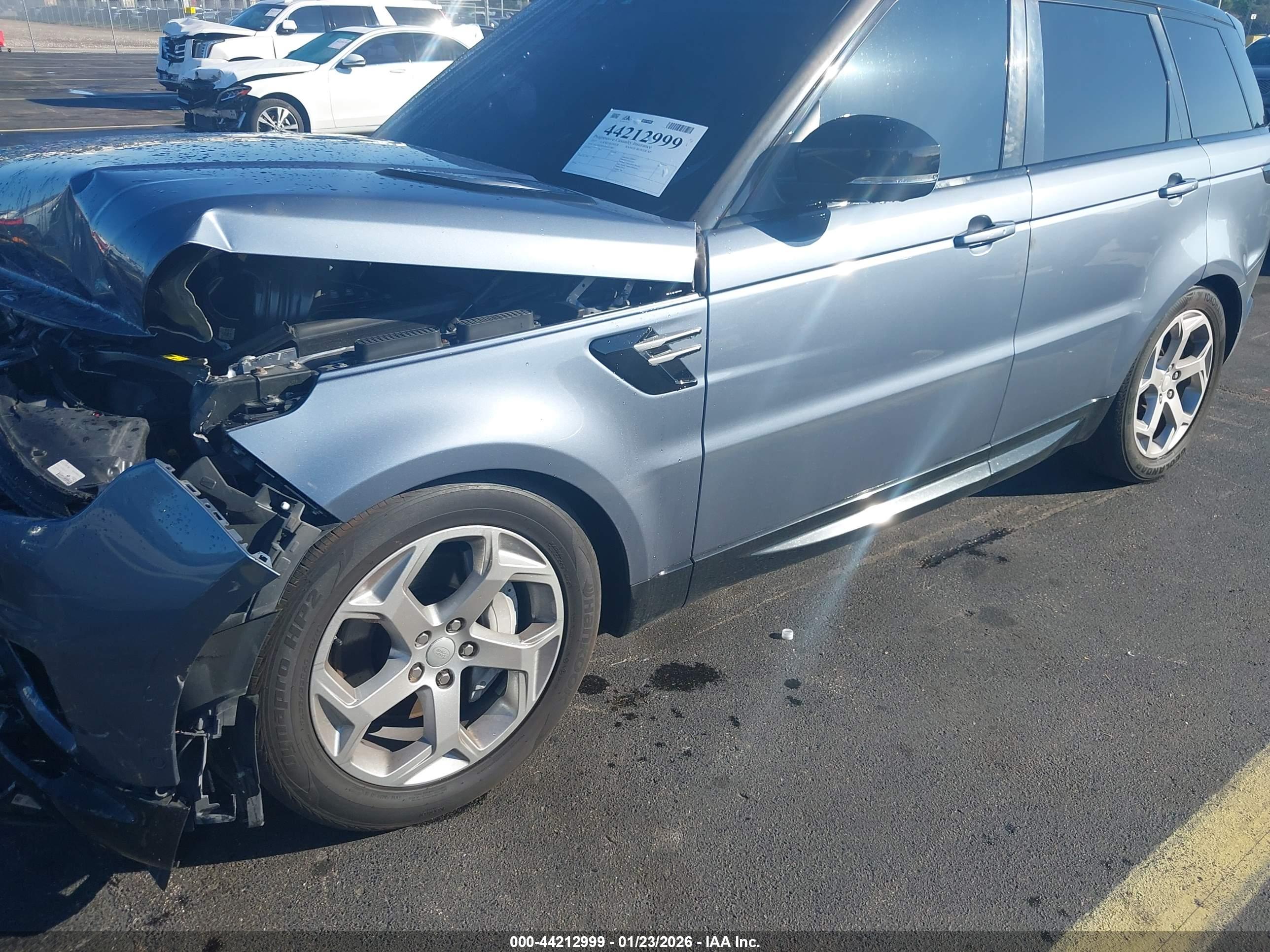 LAND ROVER image 6