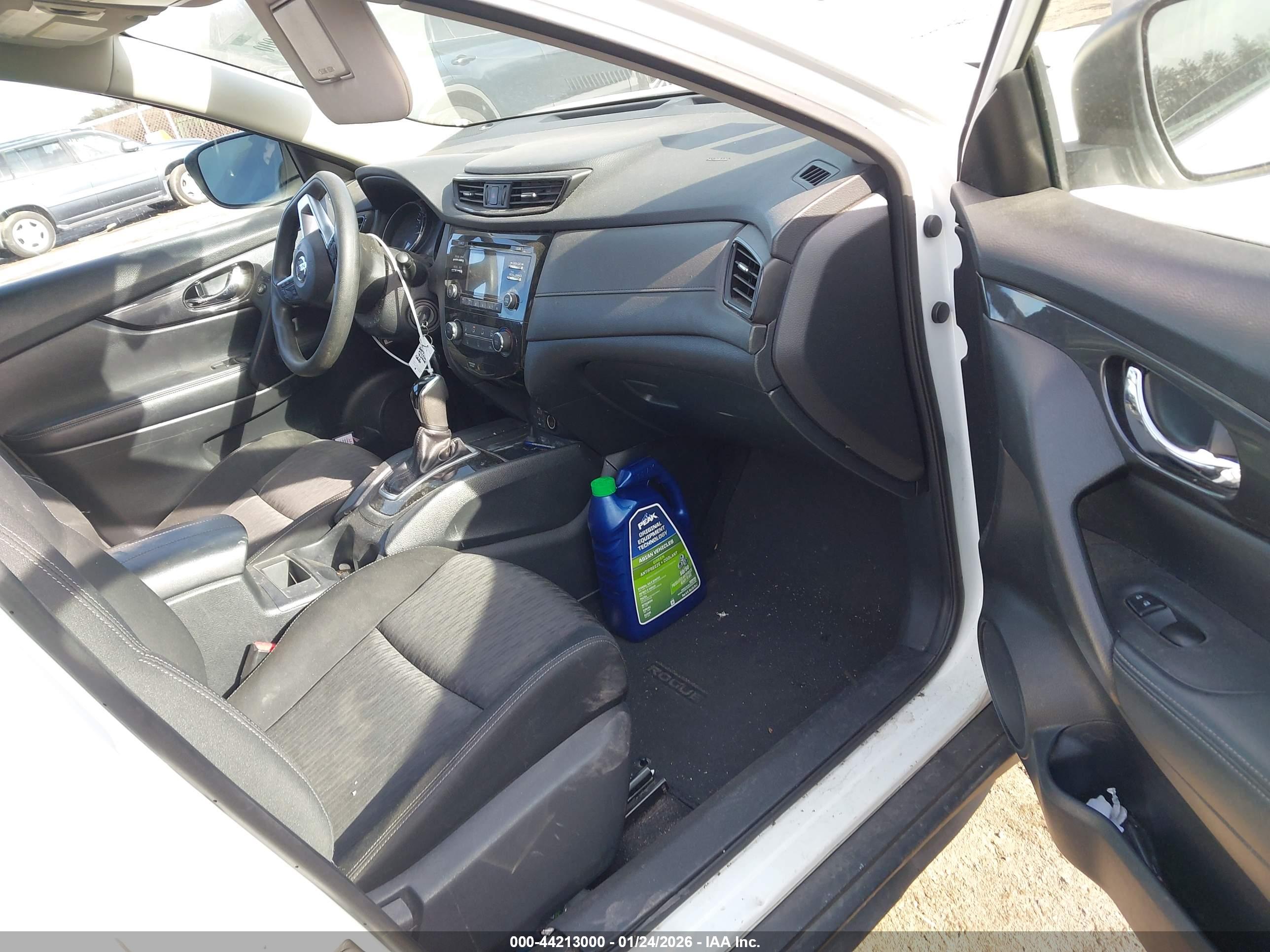 NISSAN ROGUE image 5