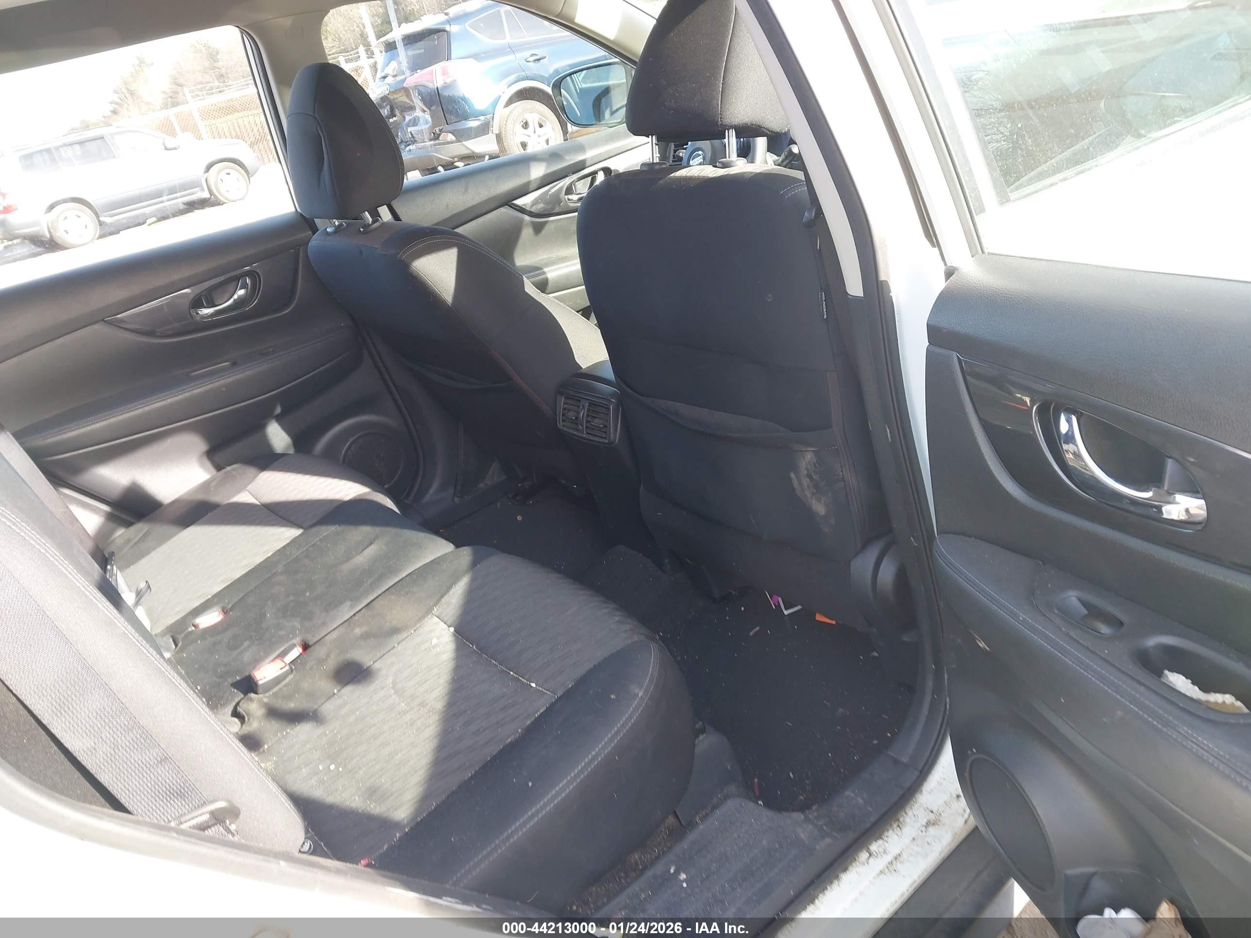 NISSAN ROGUE image 8