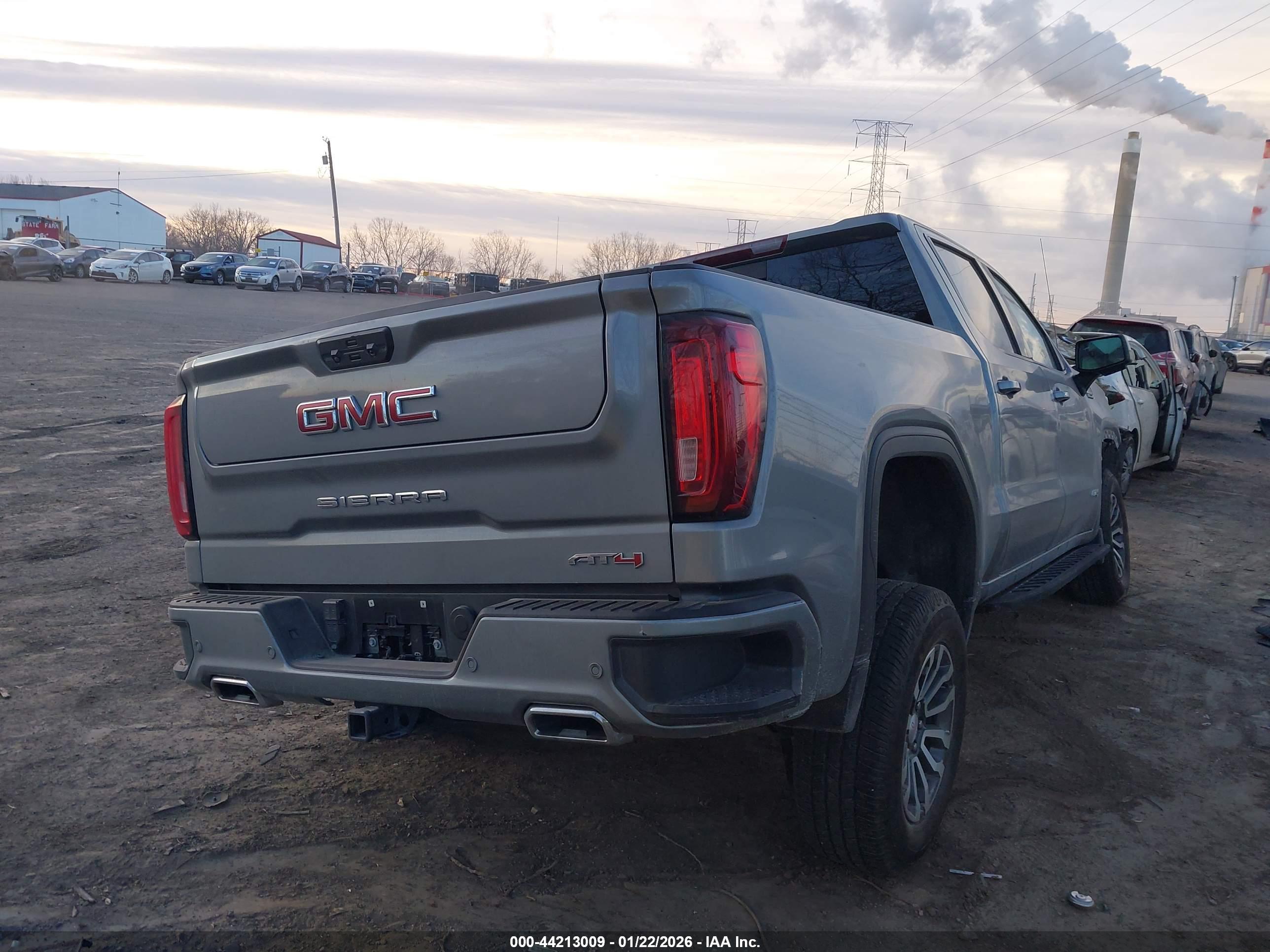 GMC SIERRA image 4