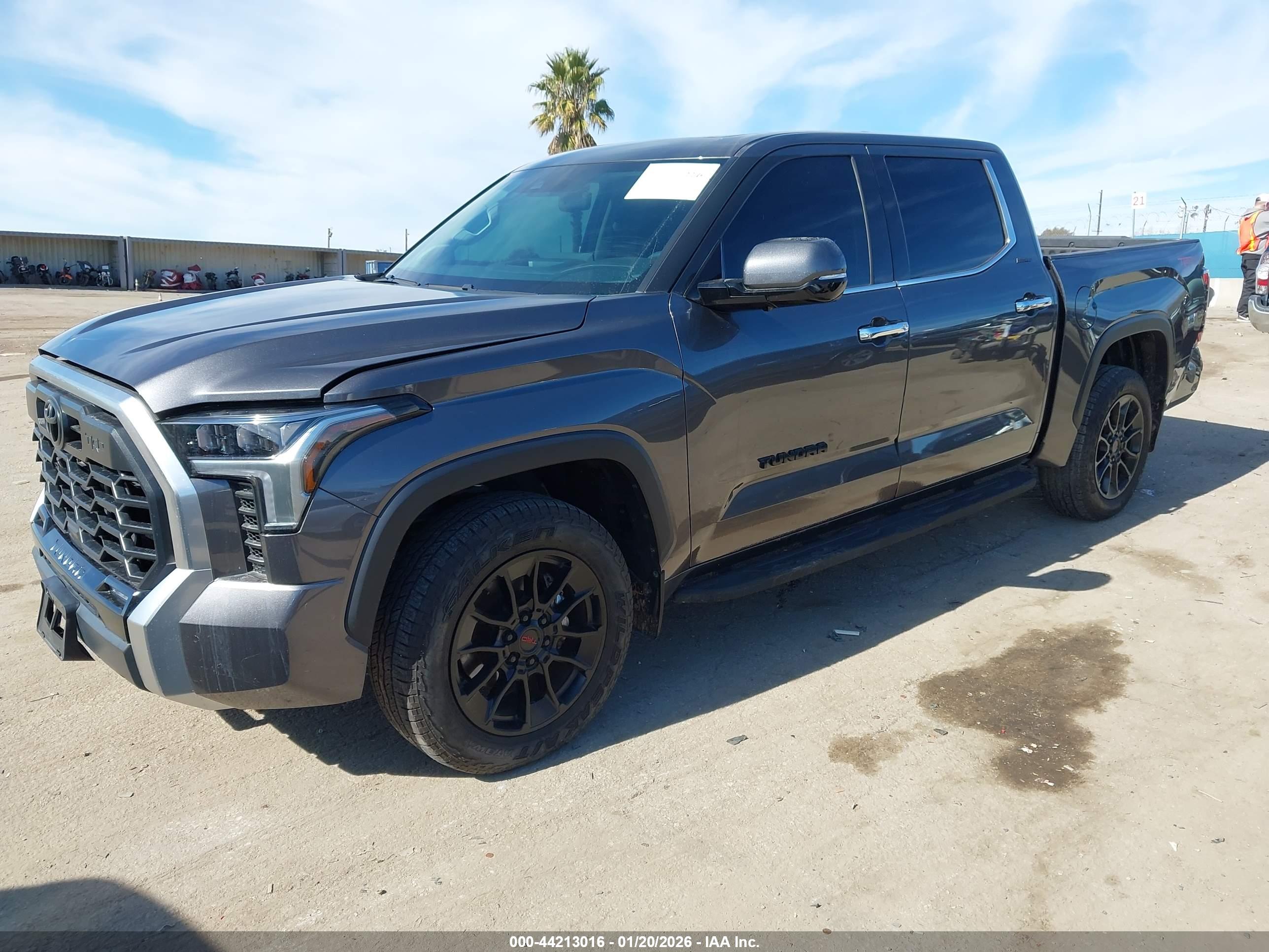 TOYOTA TUNDRA image 2