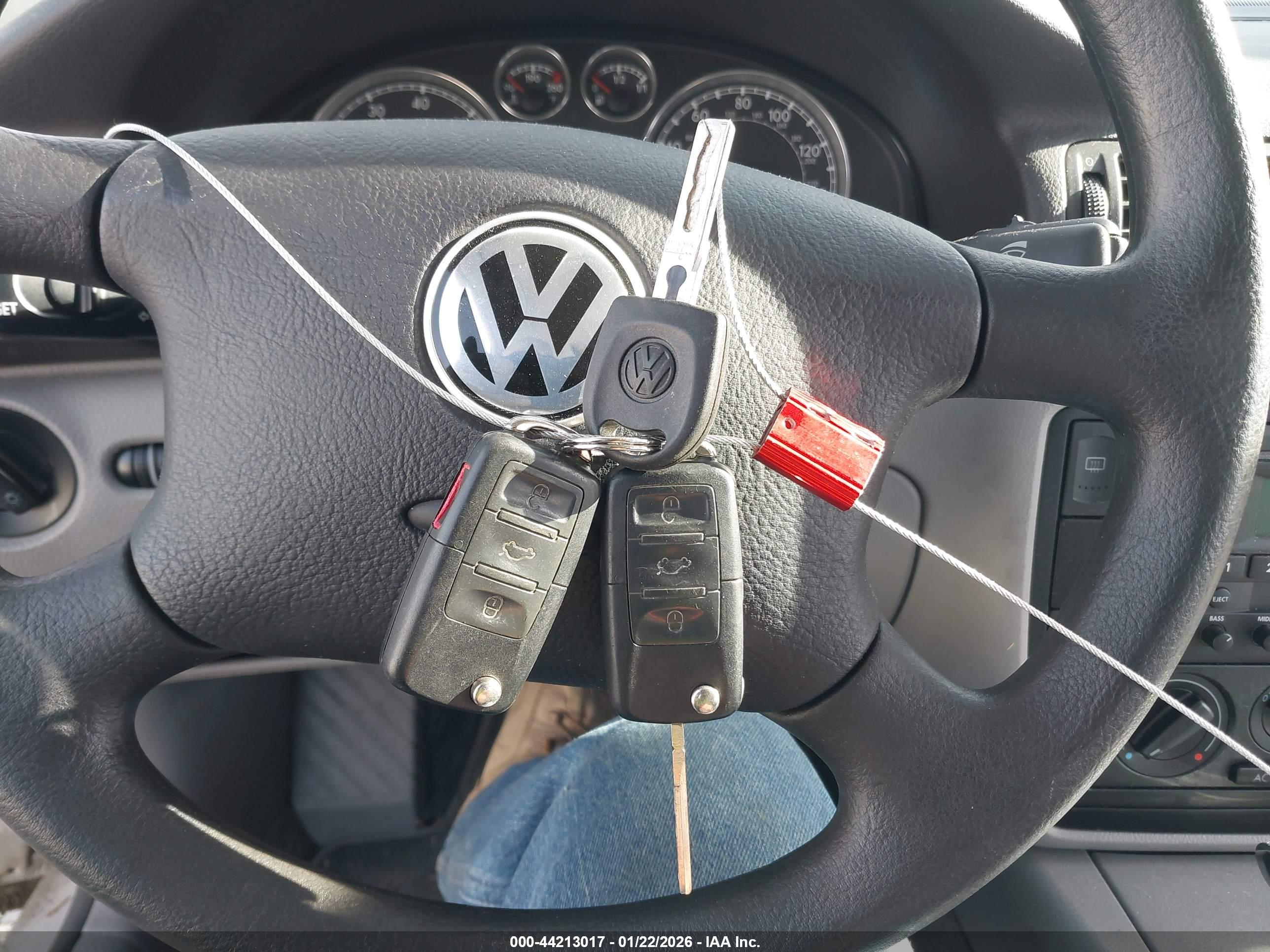 VOLKSWAGEN PASSAT image 11