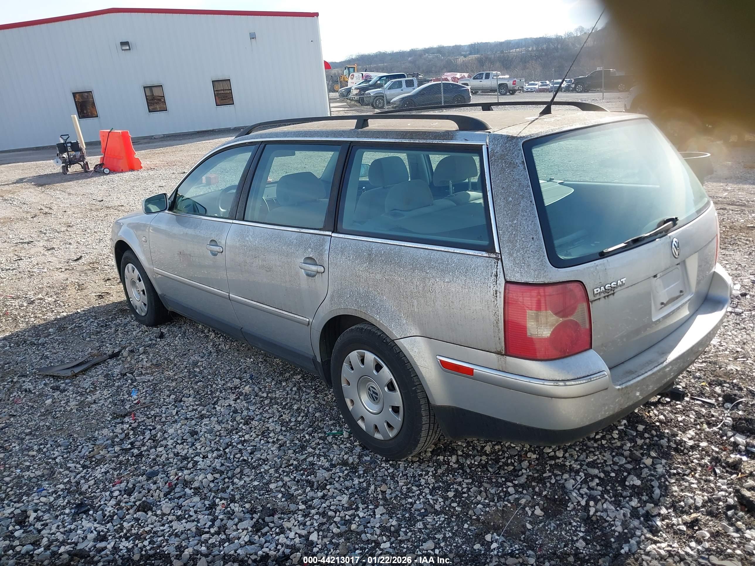 VOLKSWAGEN PASSAT image 3