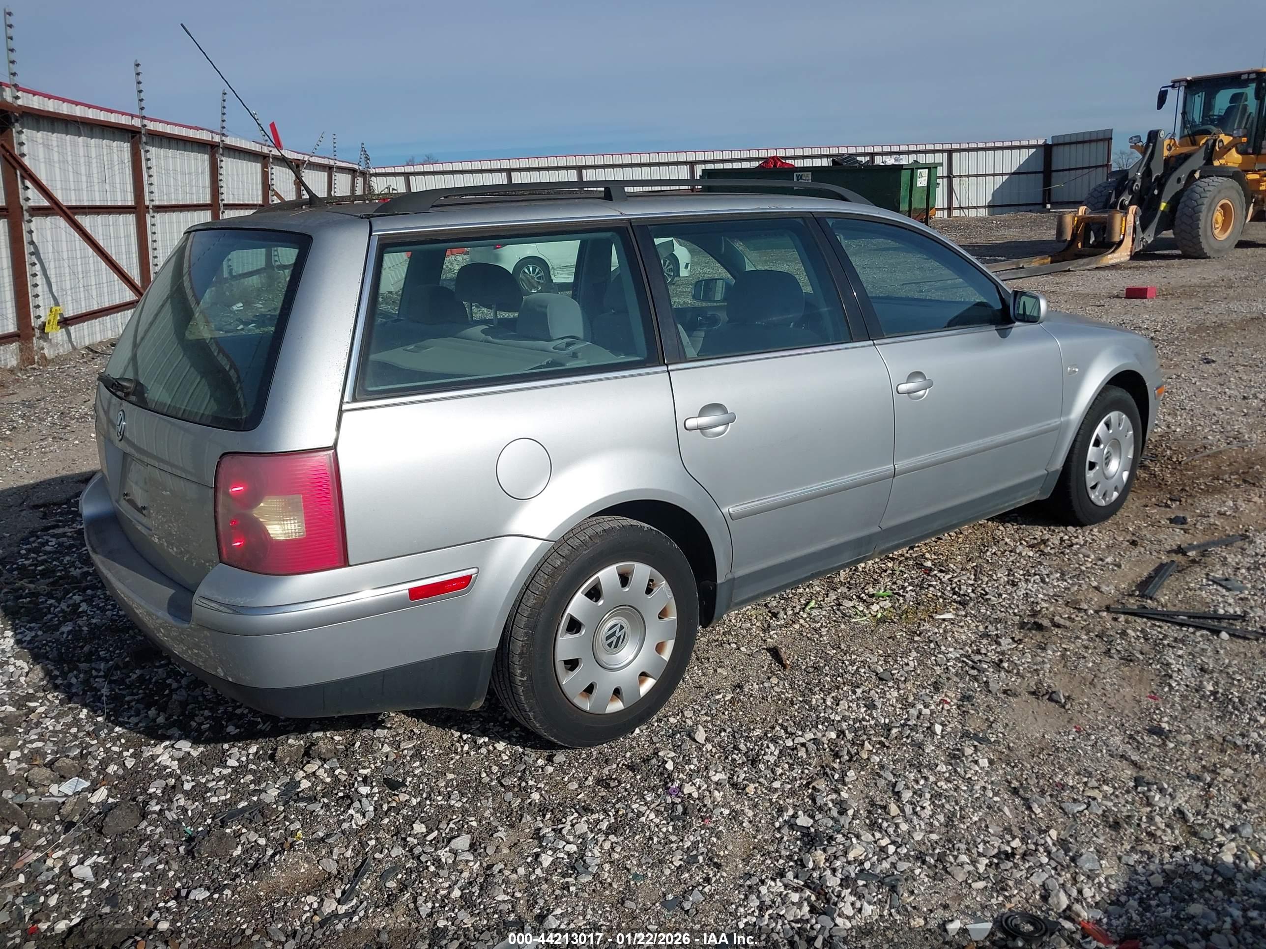VOLKSWAGEN PASSAT image 4
