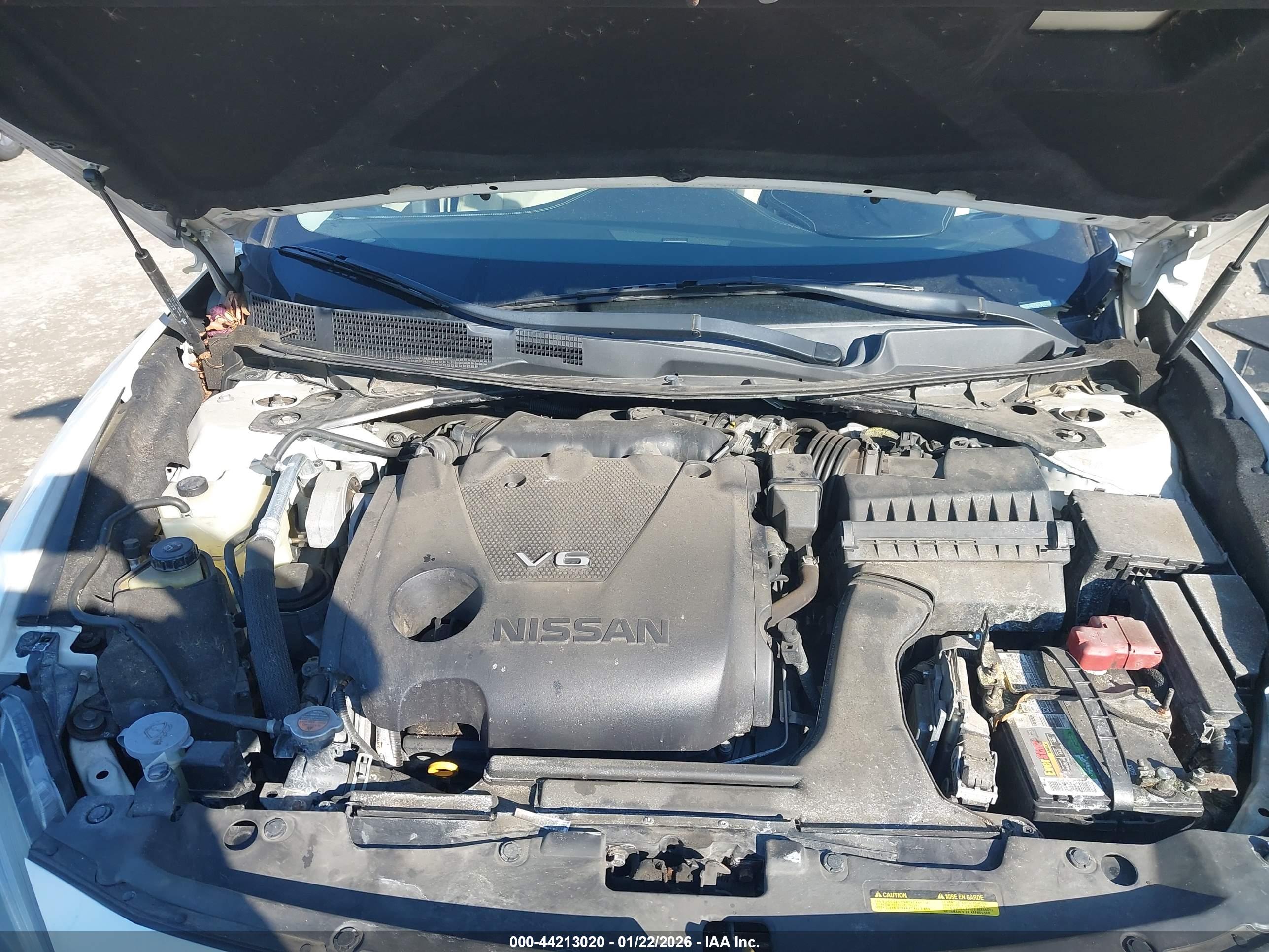 NISSAN MAXIMA image 10