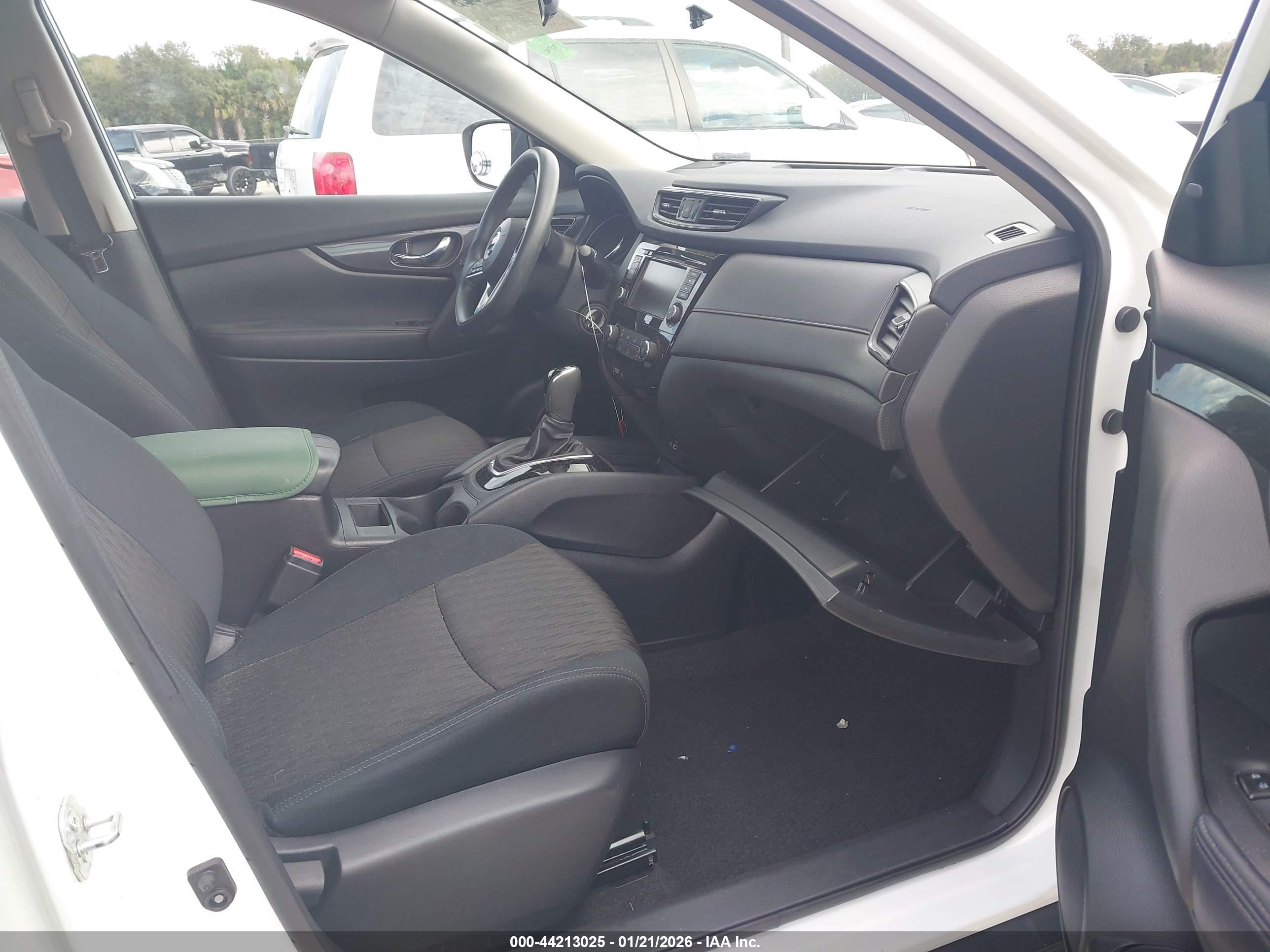NISSAN ROGUE image 5