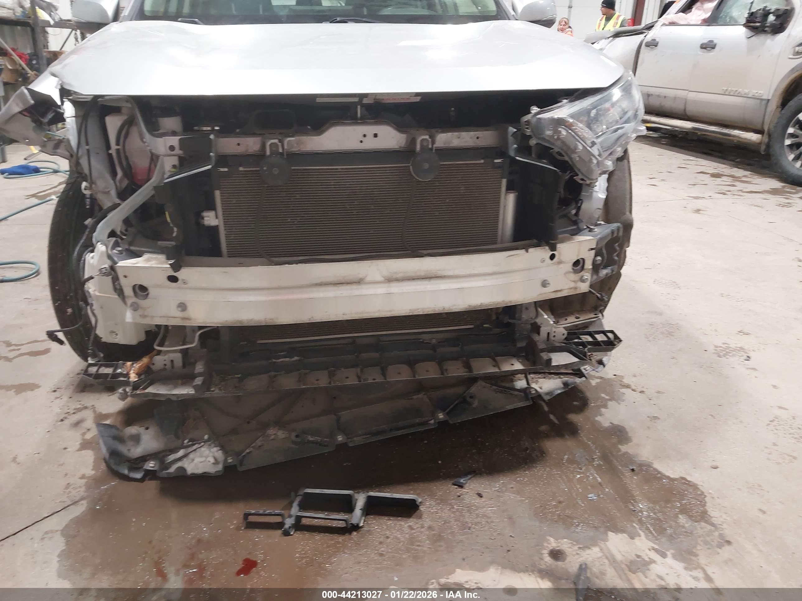 TOYOTA RAV4 image 6