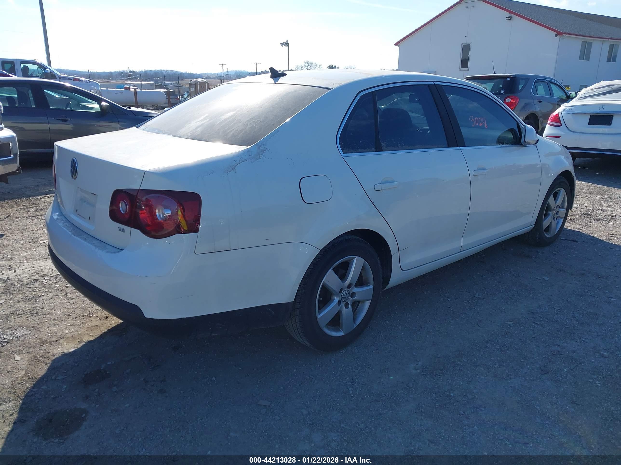 VOLKSWAGEN JETTA image 4