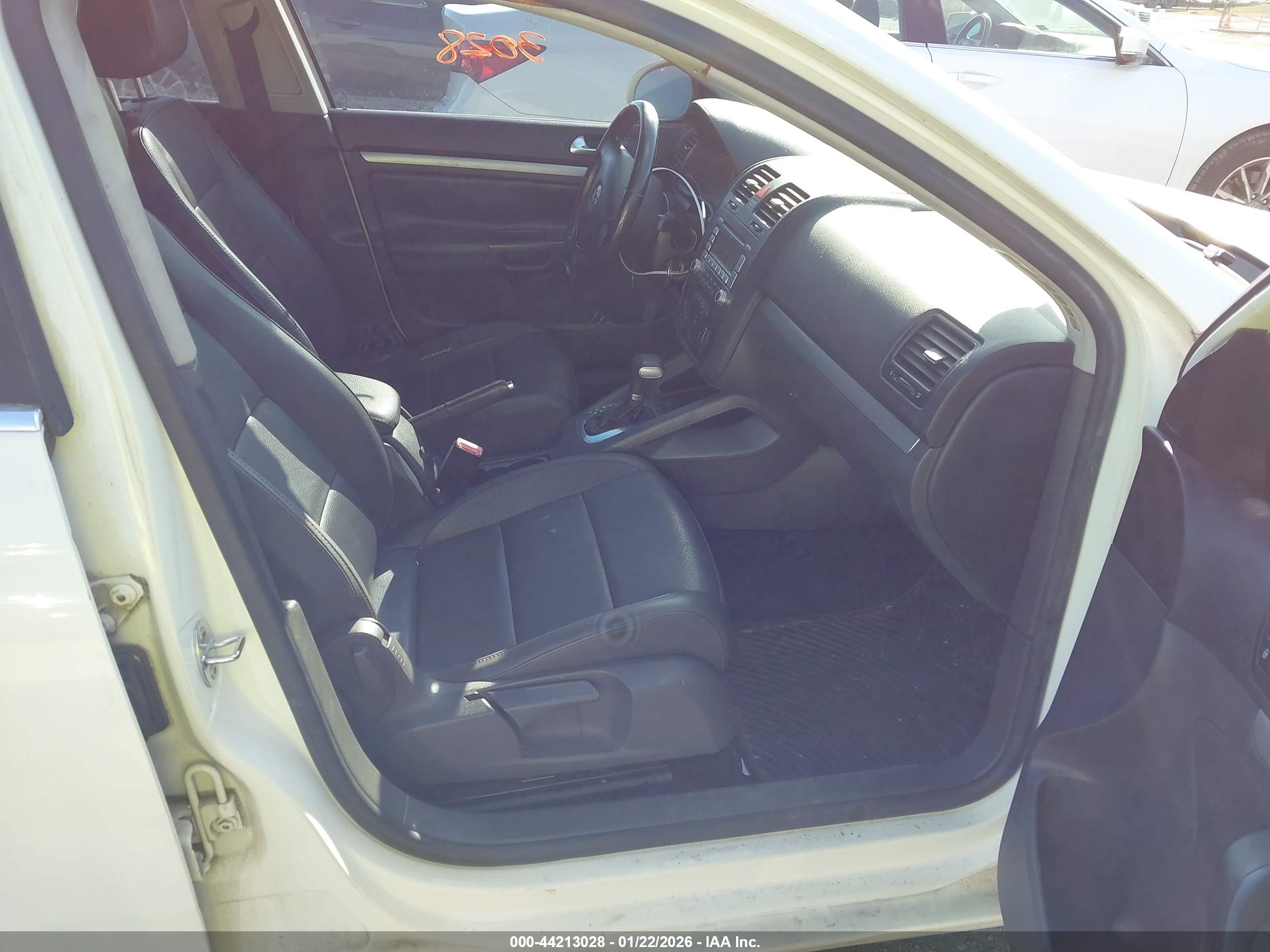 VOLKSWAGEN JETTA image 5