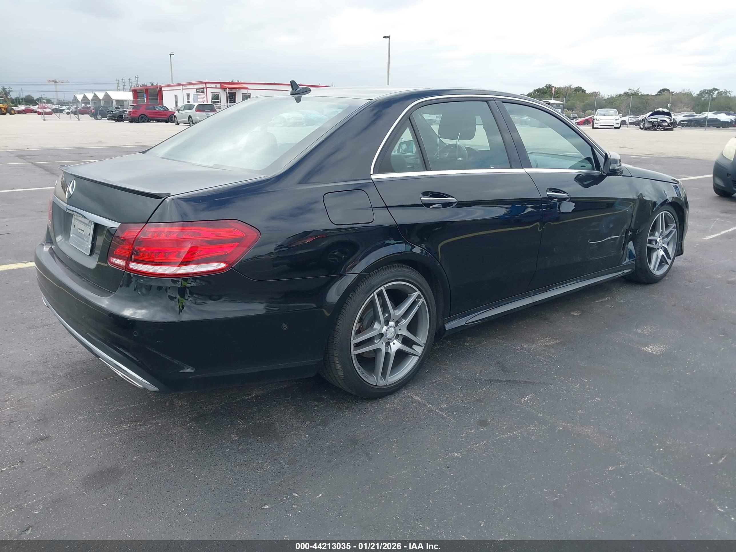MERCEDES-BENZ E image 4