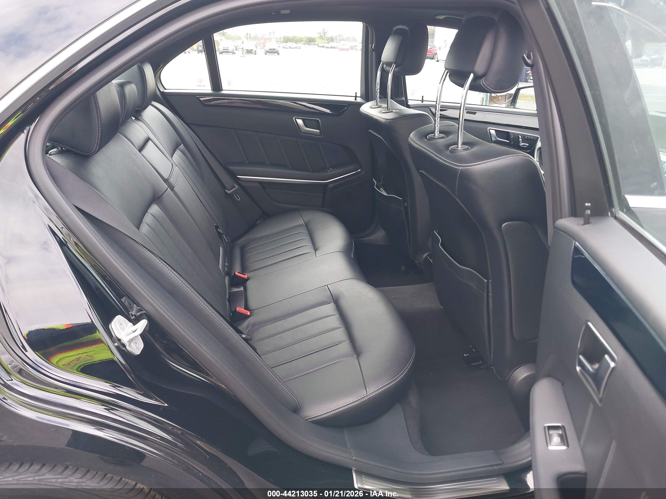 MERCEDES-BENZ E image 8
