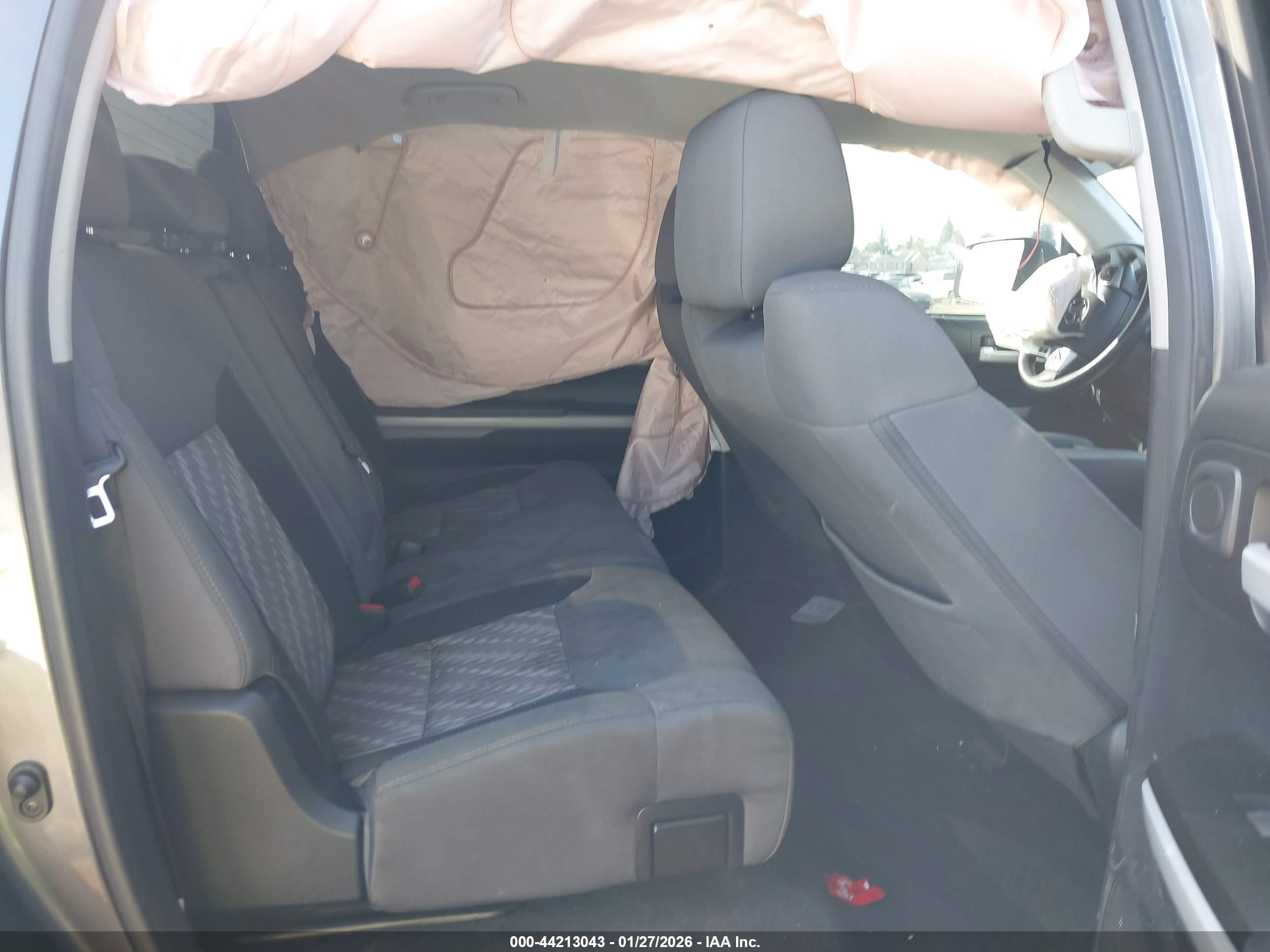 TOYOTA TUNDRA image 8