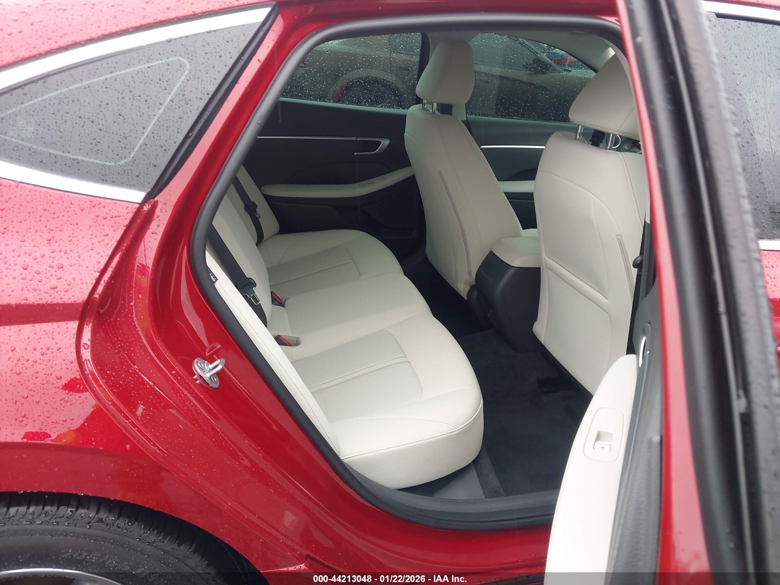HYUNDAI SONATA image 8