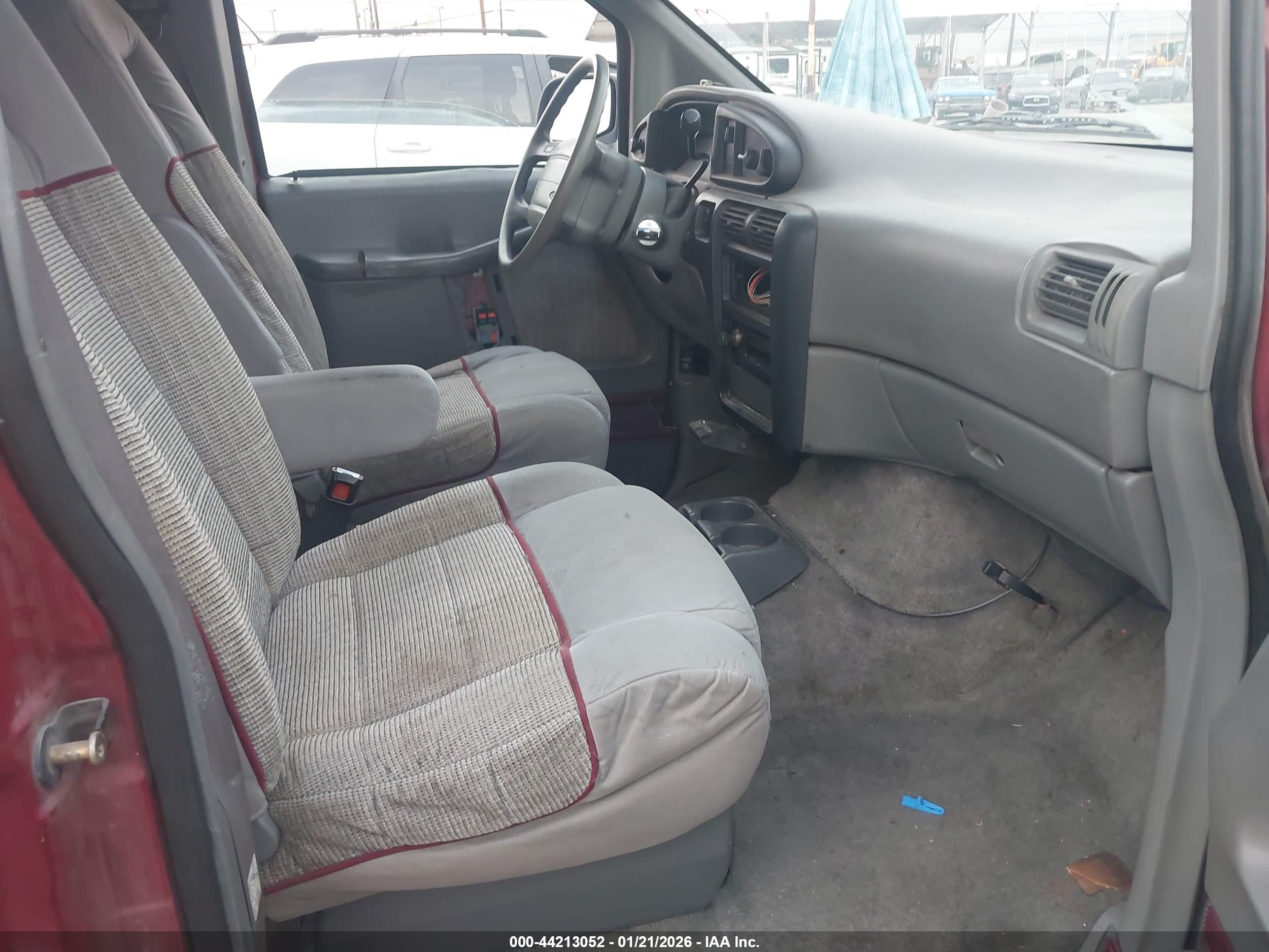 FORD AEROSTAR image 5