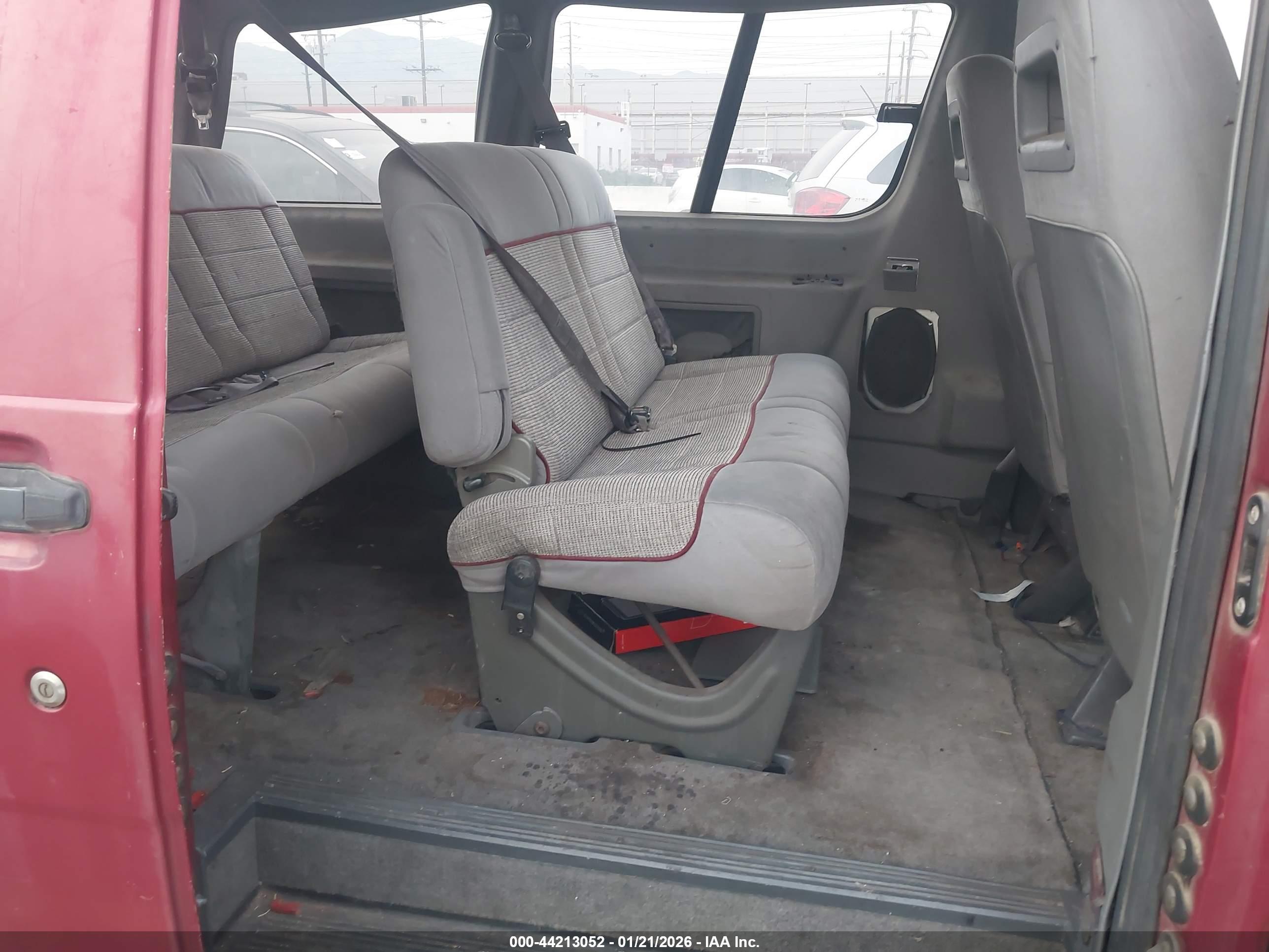 FORD AEROSTAR image 8