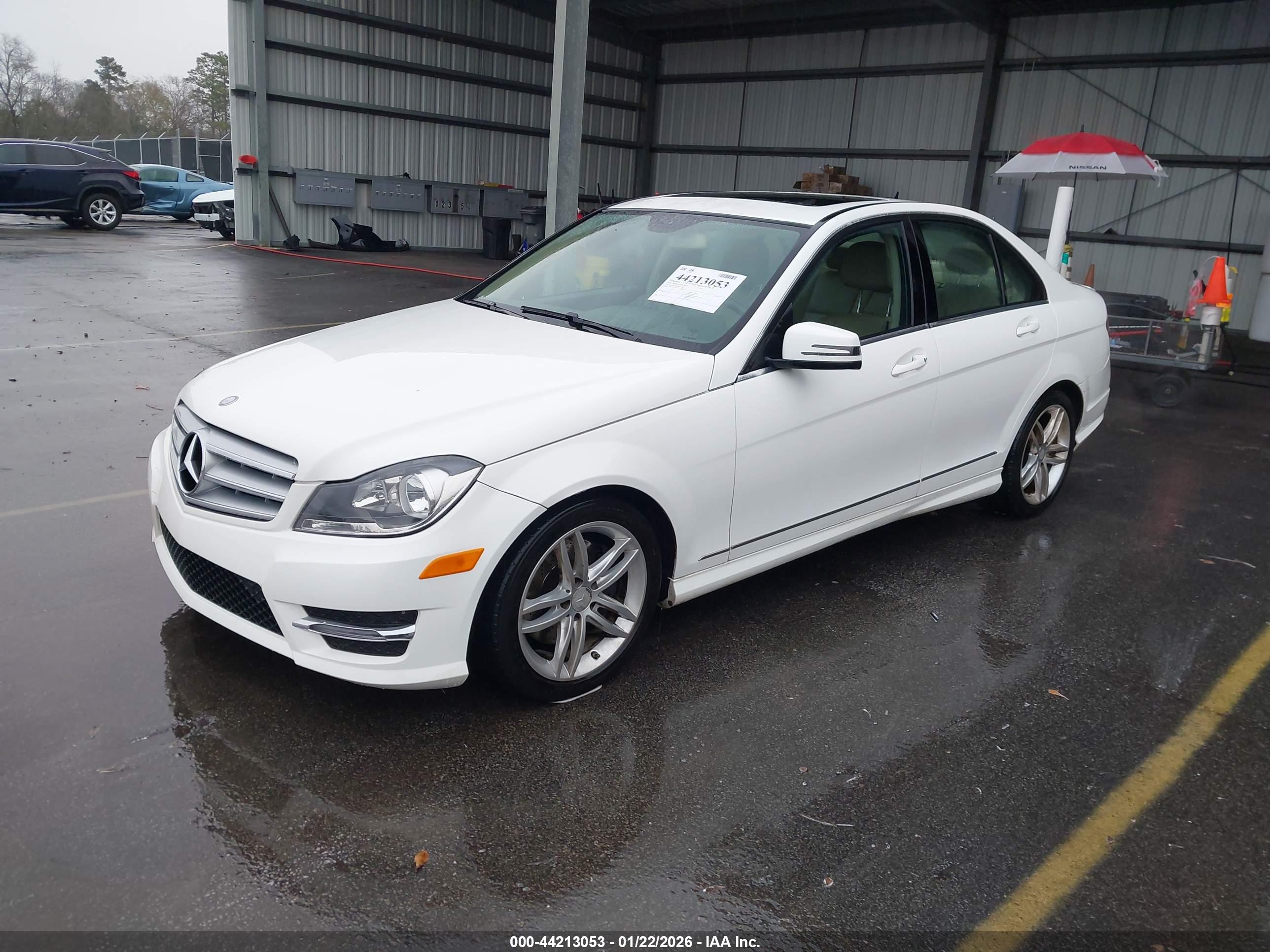 MERCEDES-BENZ C image 2