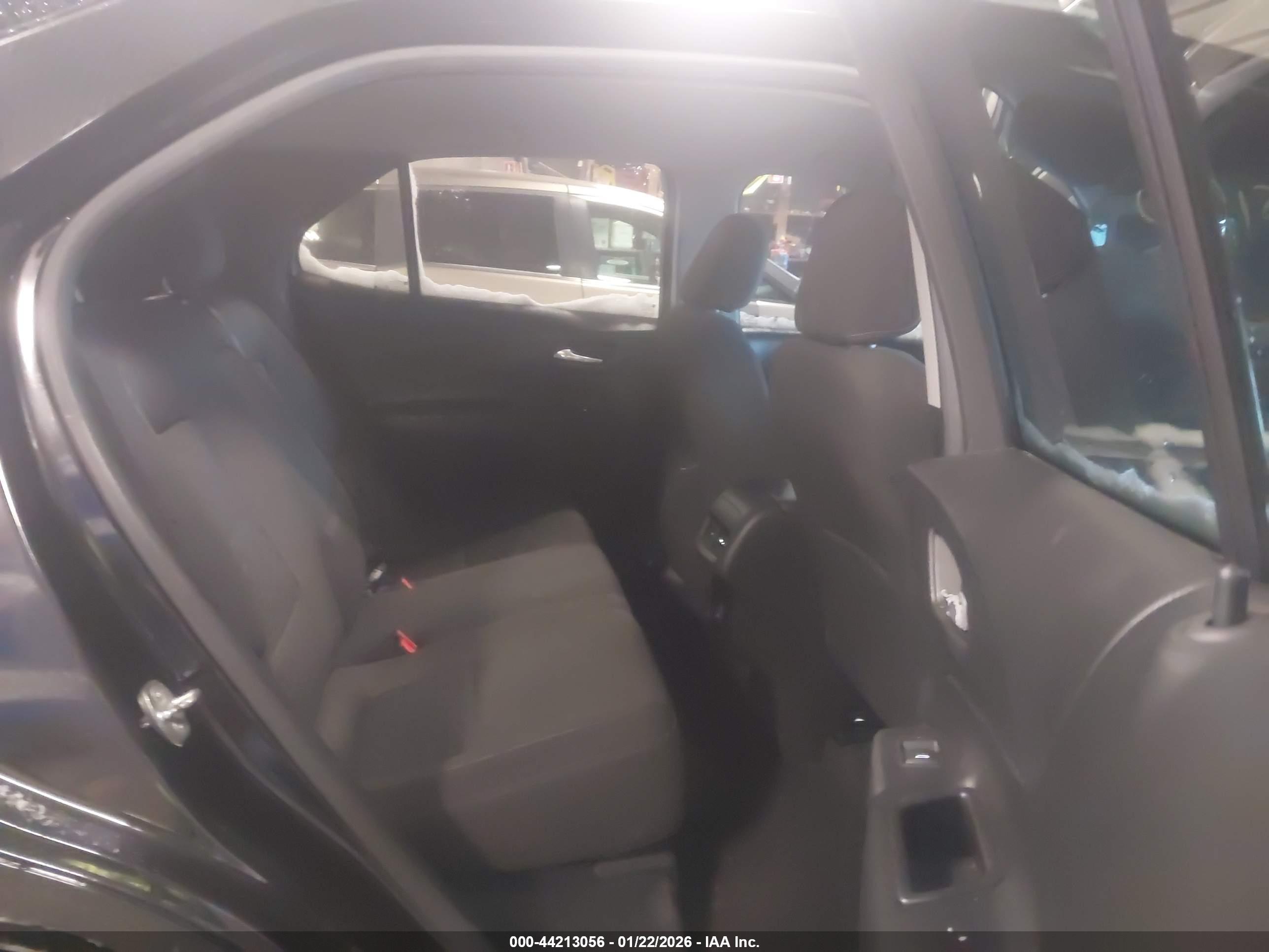 CHEVROLET EQUINOX image 8