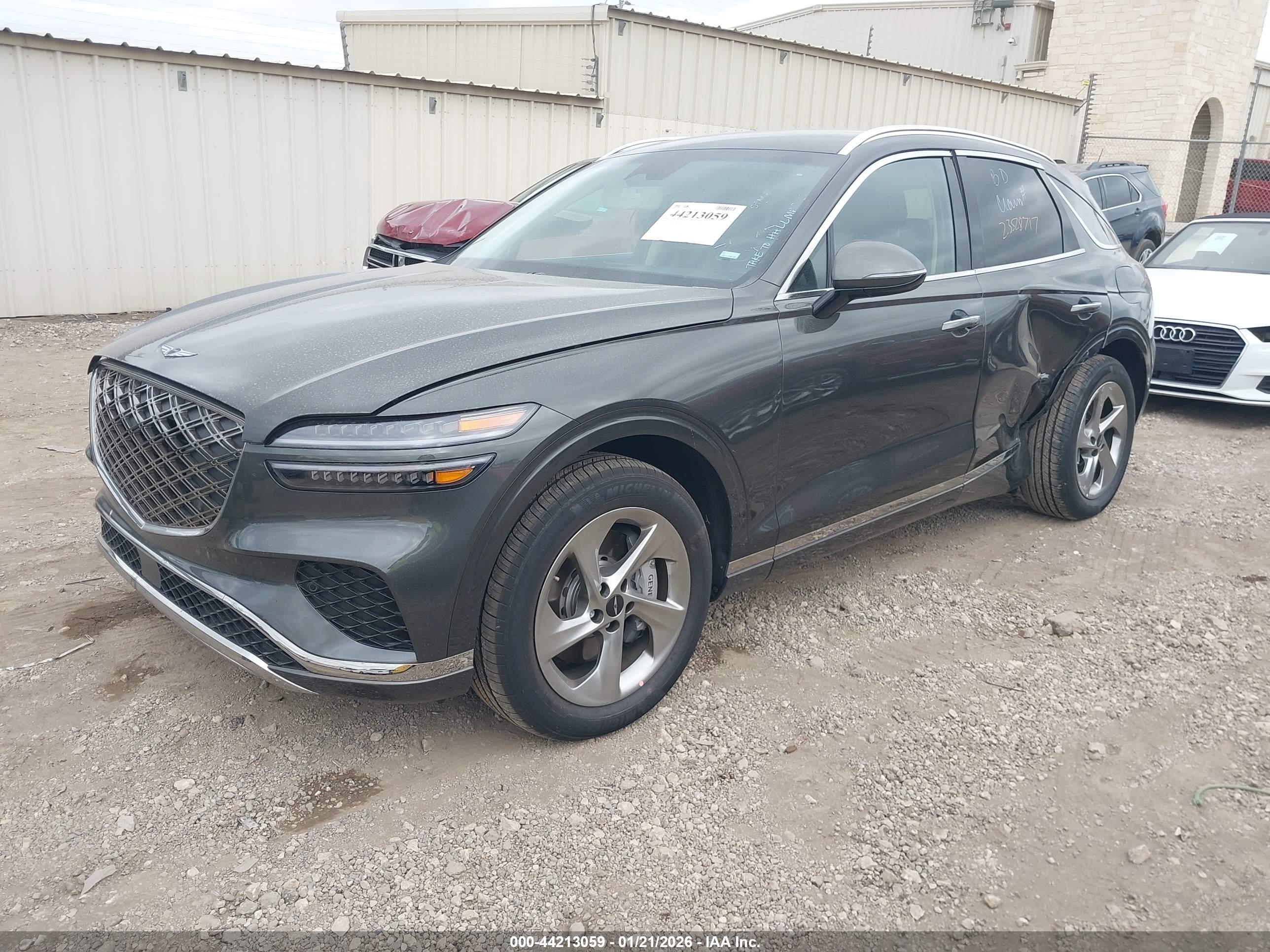 GENESIS GV70 image 2