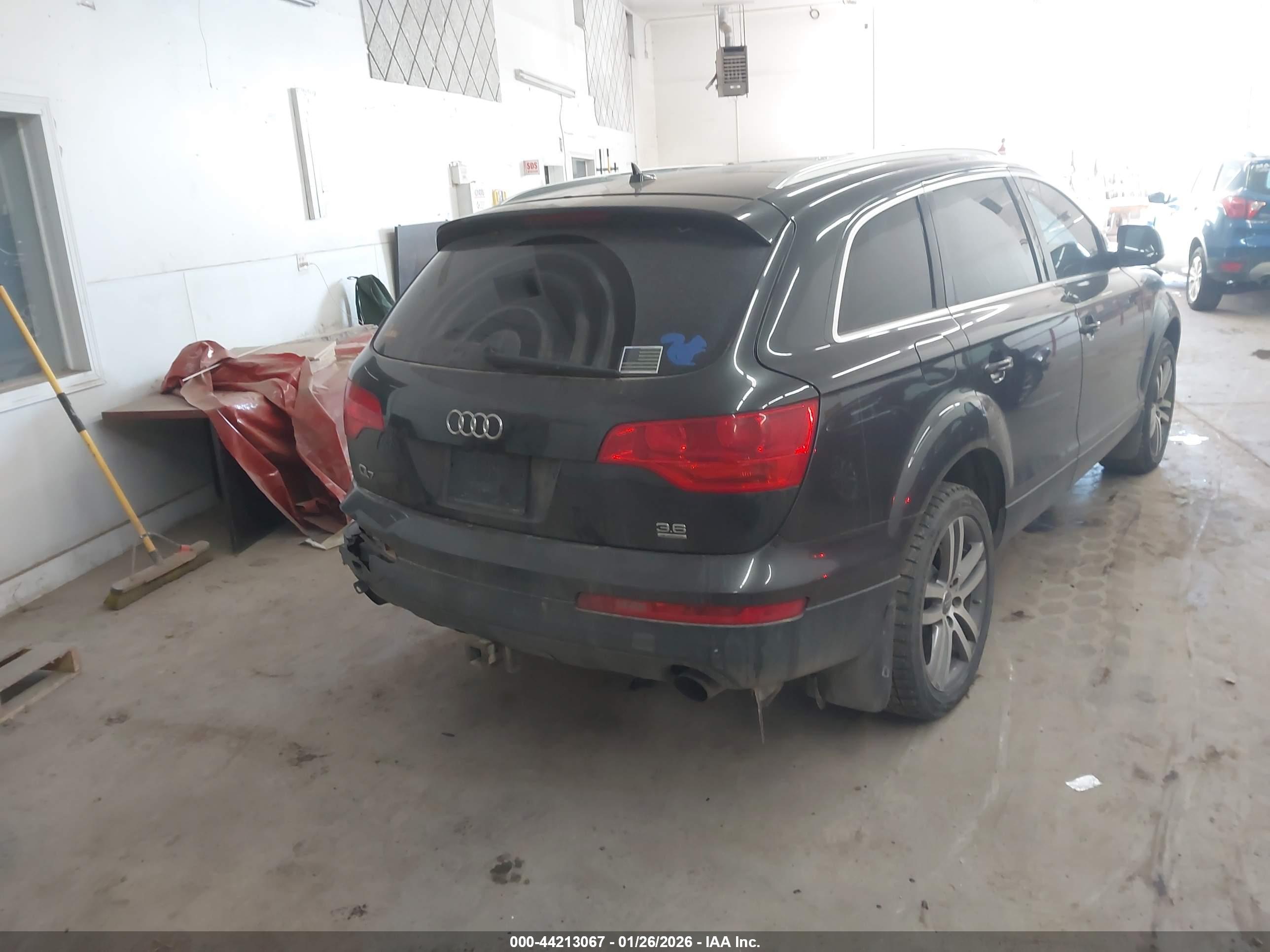 AUDI Q7 image 4