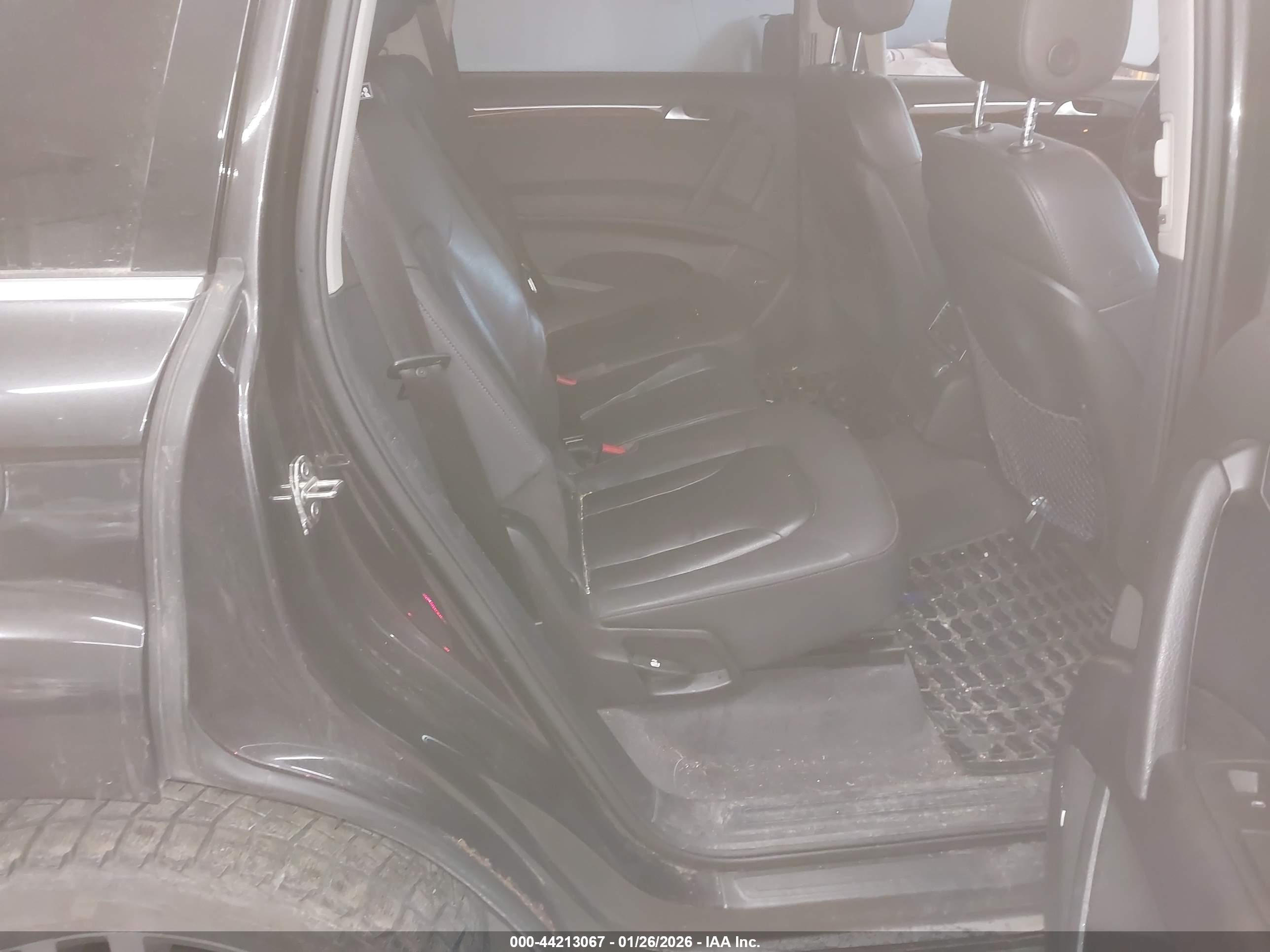 AUDI Q7 image 8