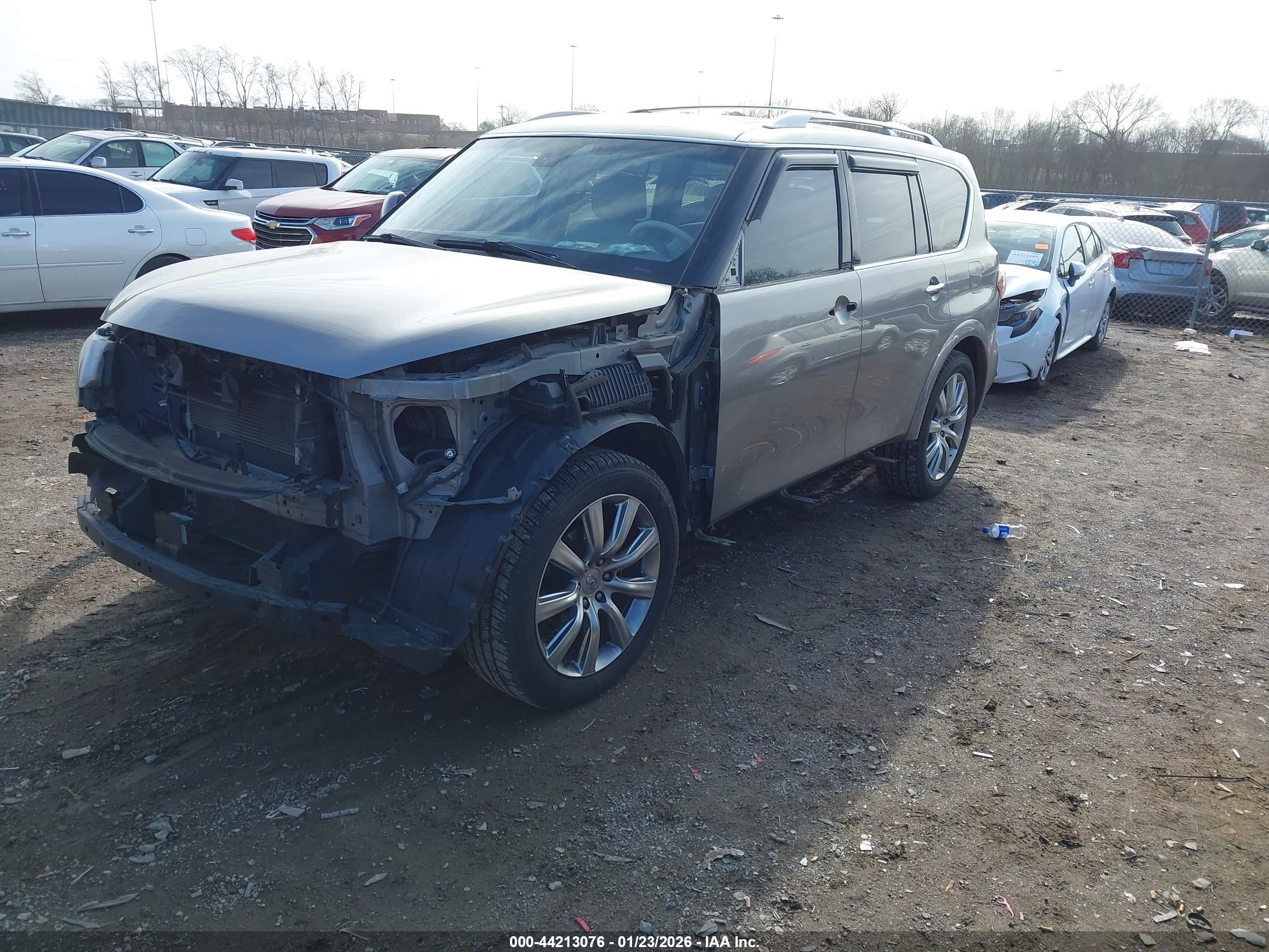 INFINITI QX56 image 2
