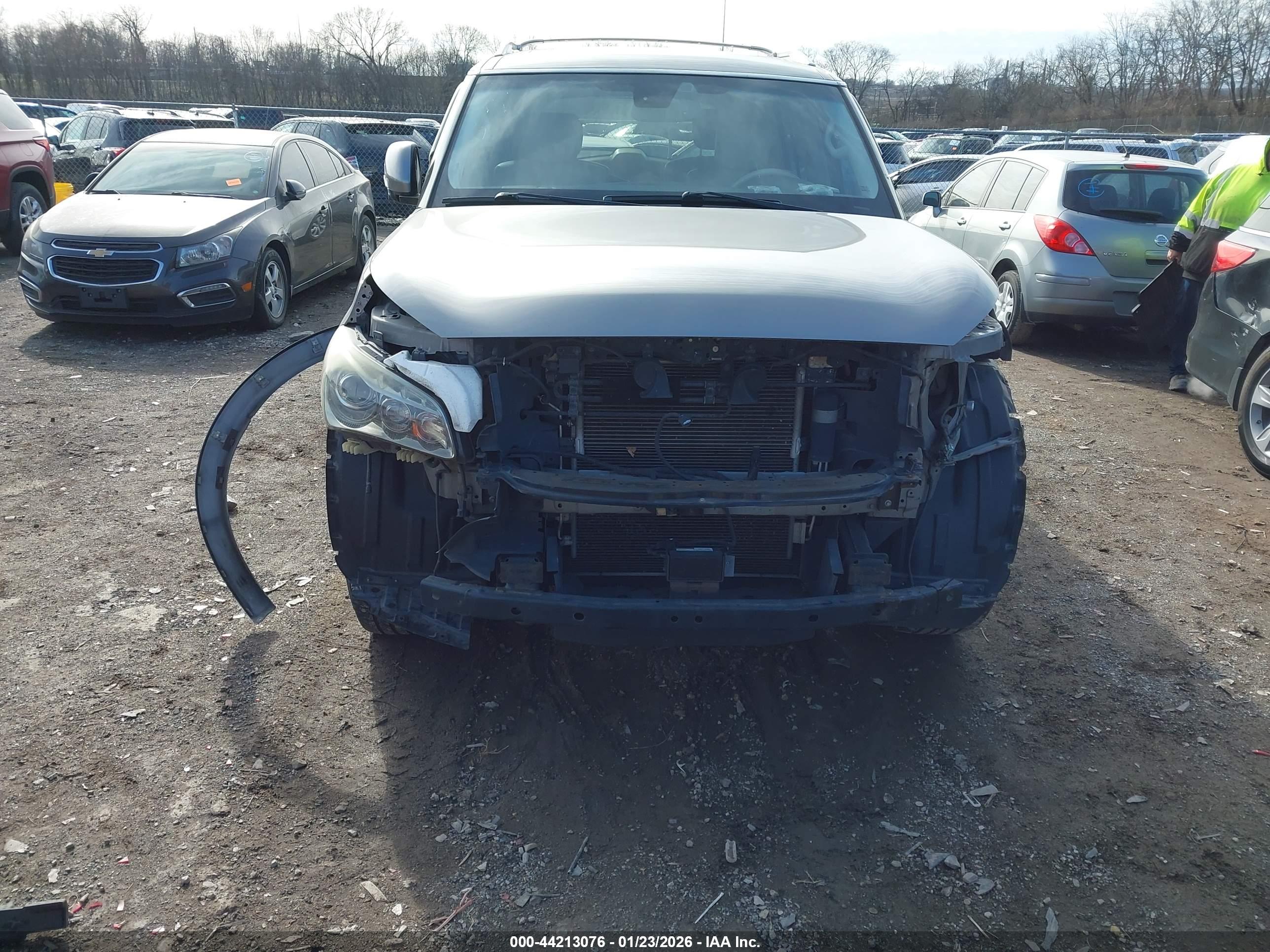 INFINITI QX56 image 6