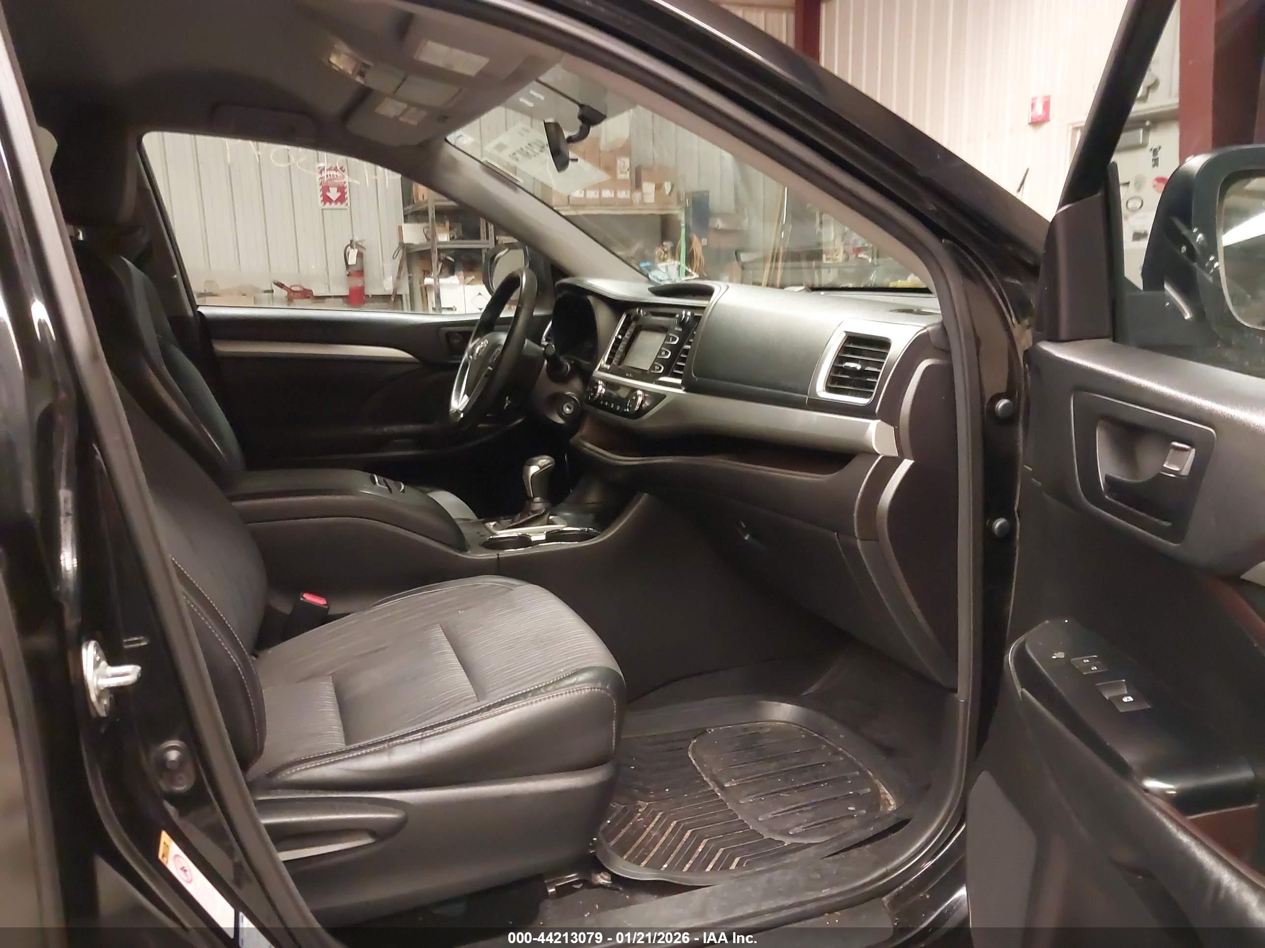 TOYOTA HIGHLANDER image 5