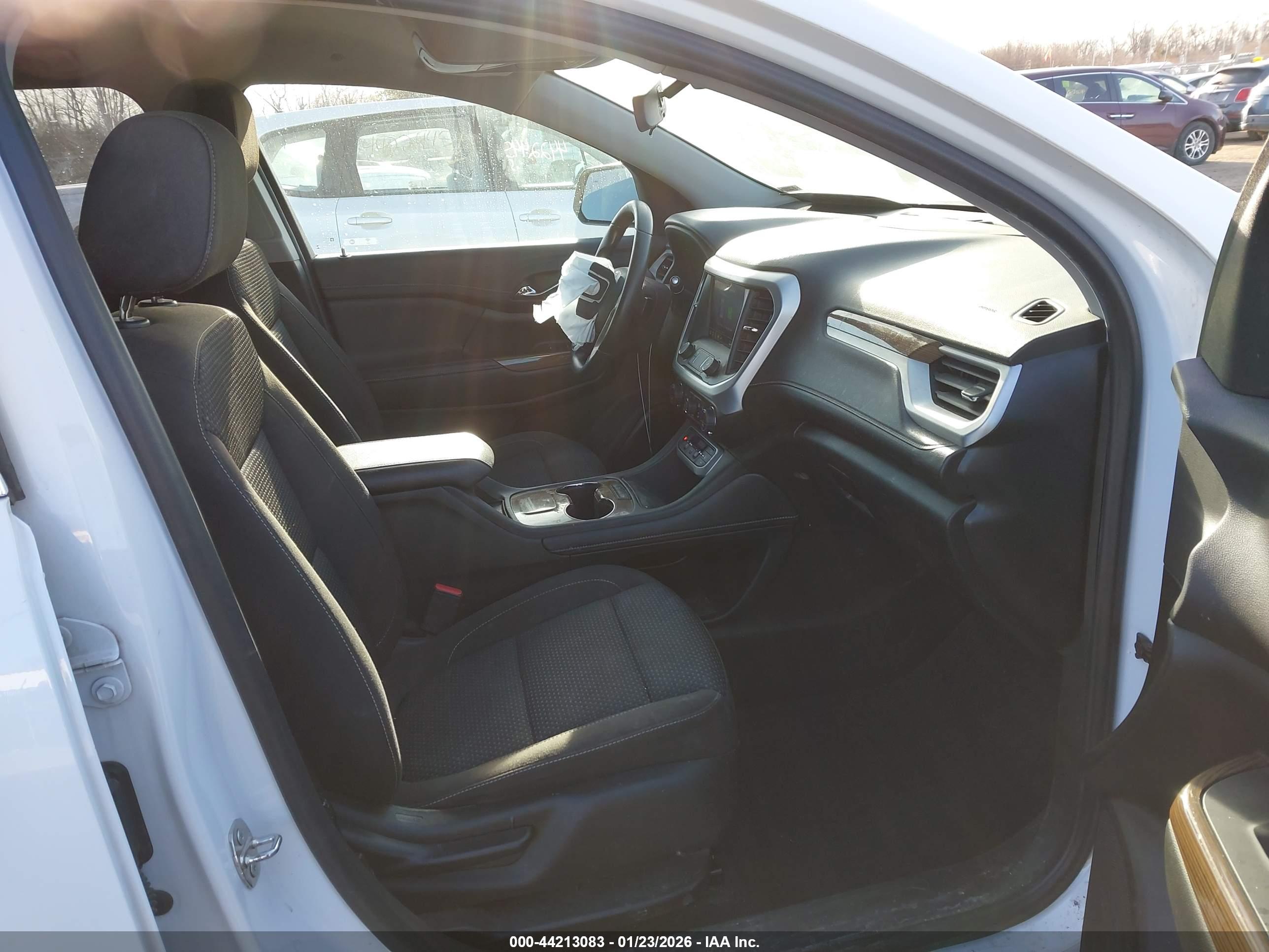 GMC ACADIA image 5