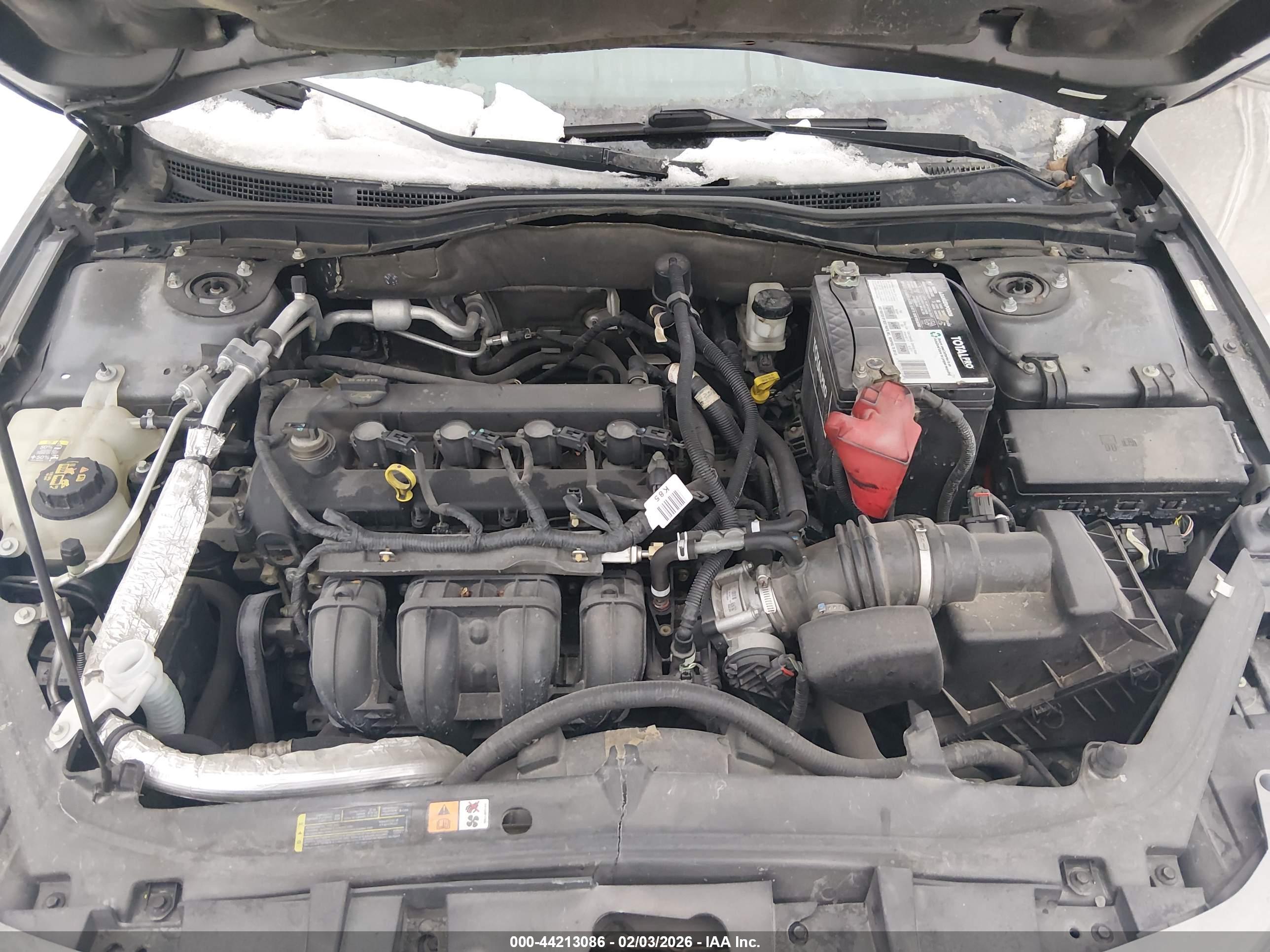 FORD FUSION image 10