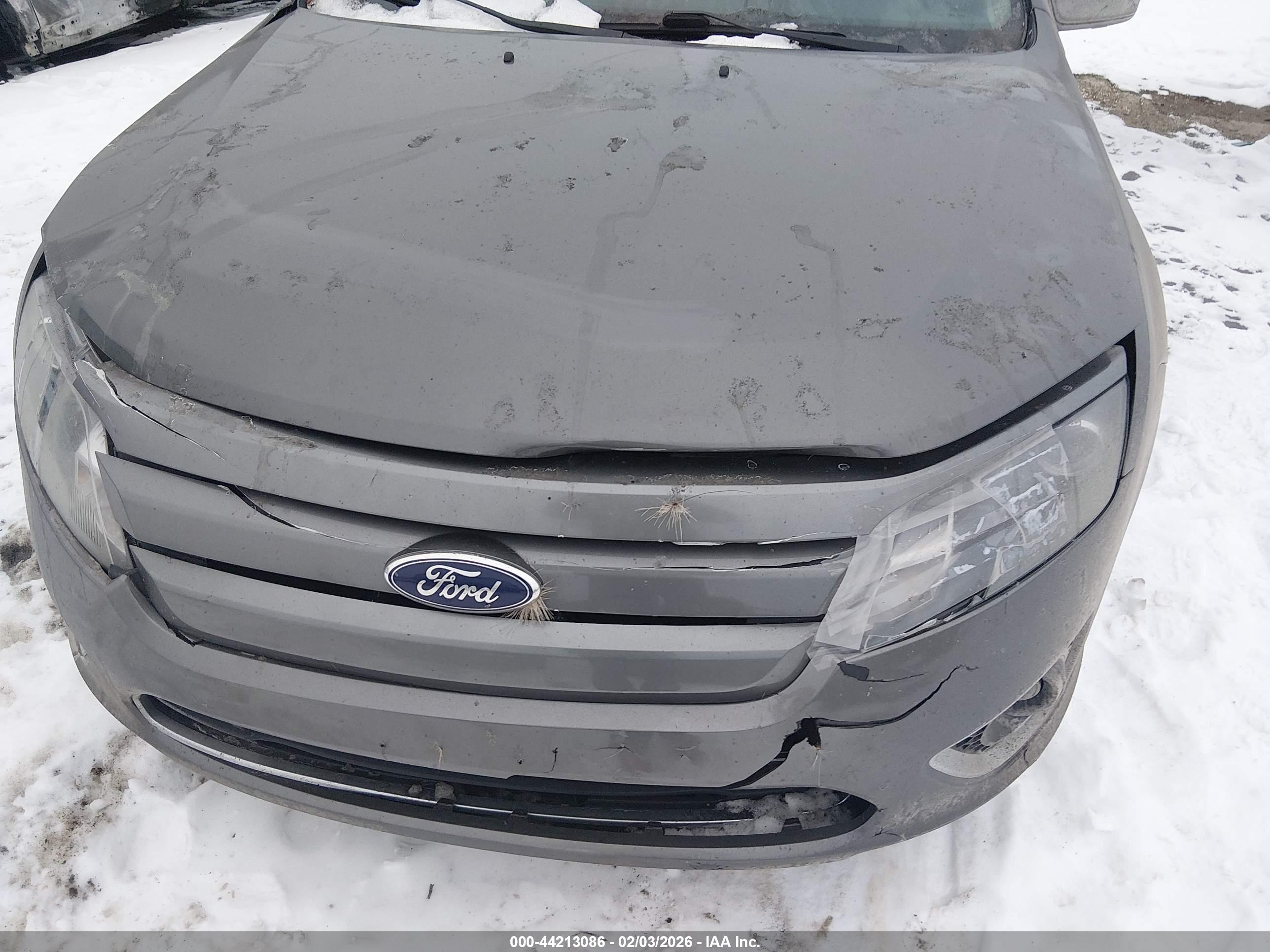 FORD FUSION image 6