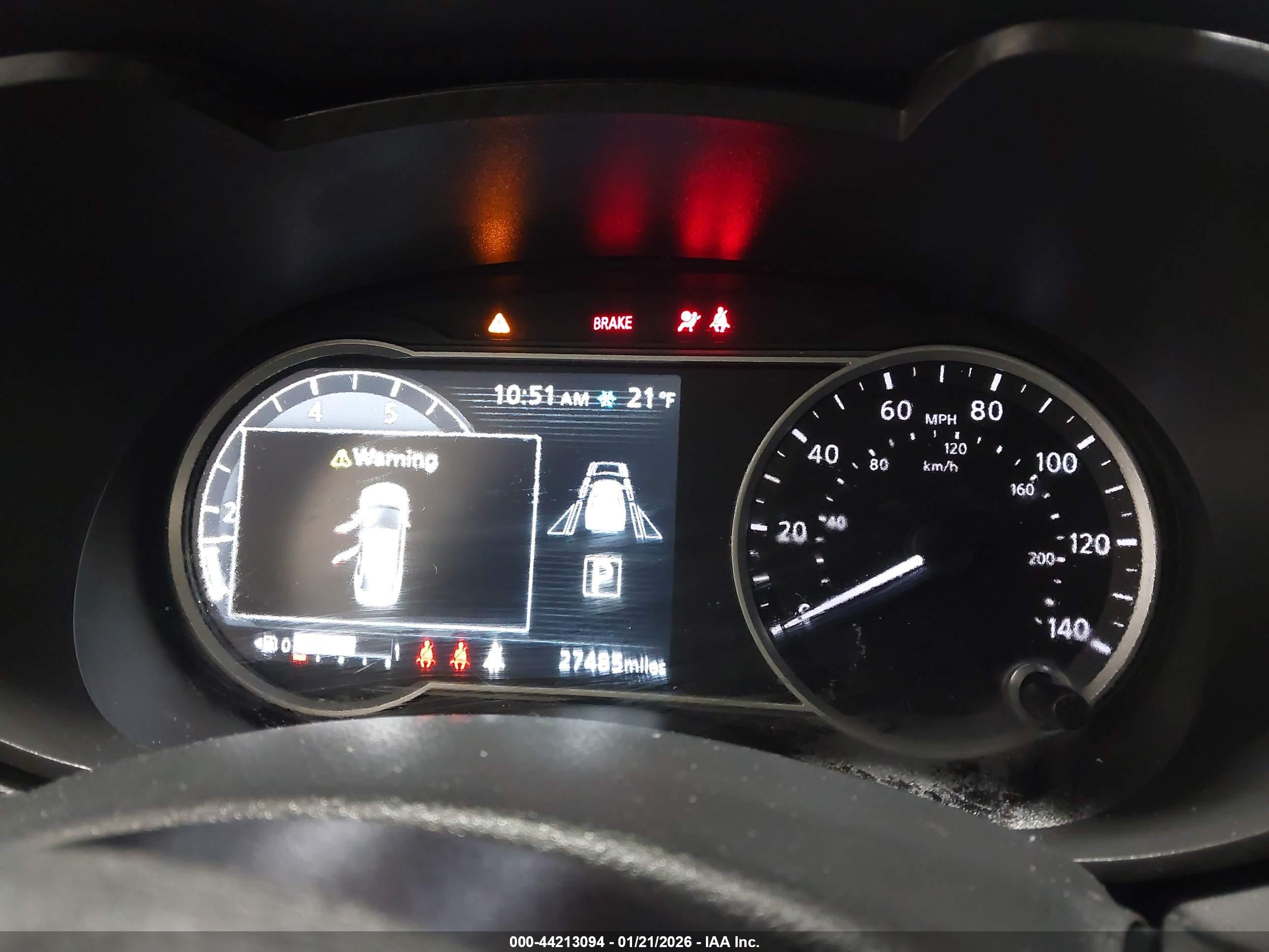NISSAN VERSA image 7