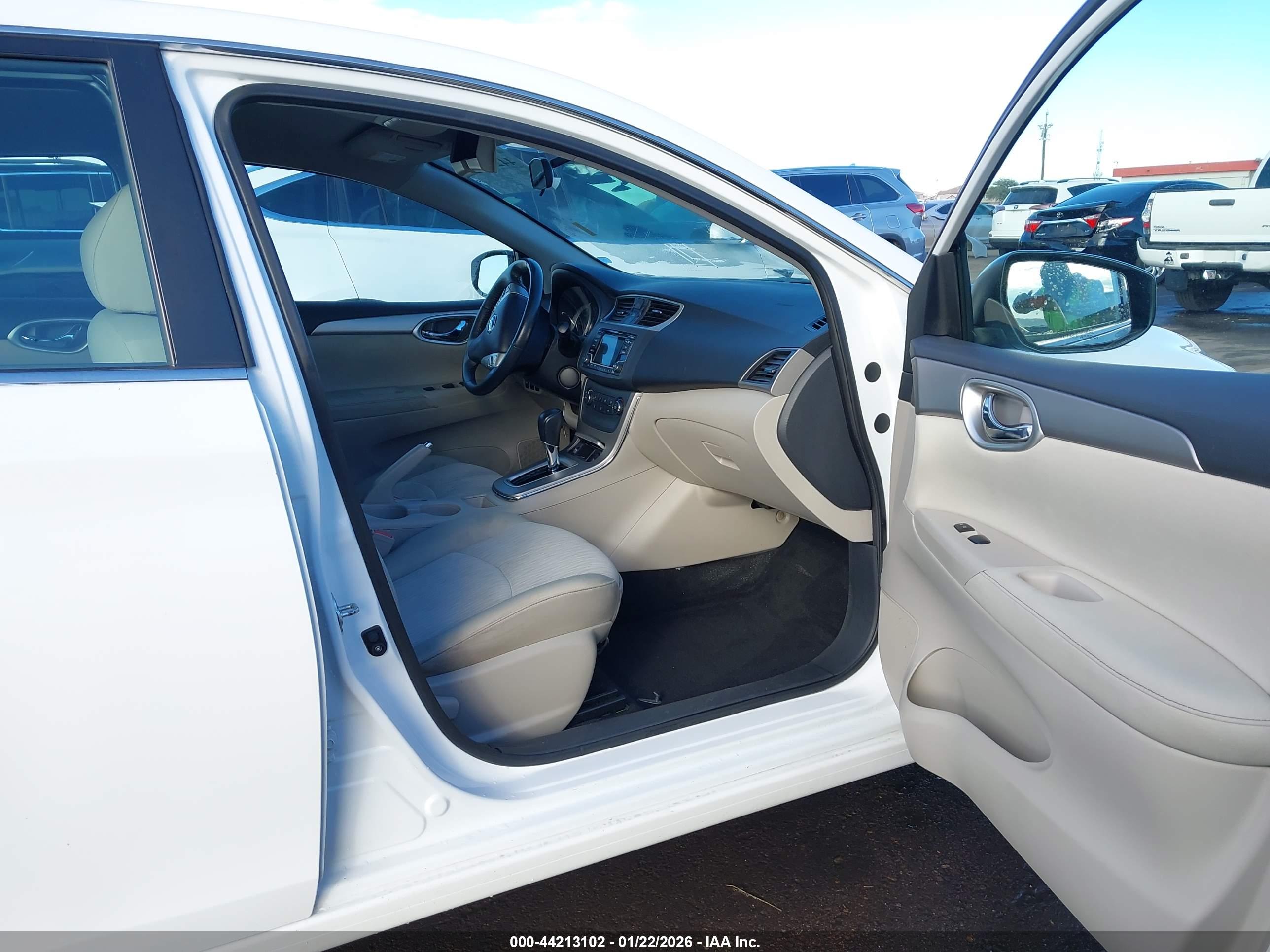 NISSAN SENTRA image 5