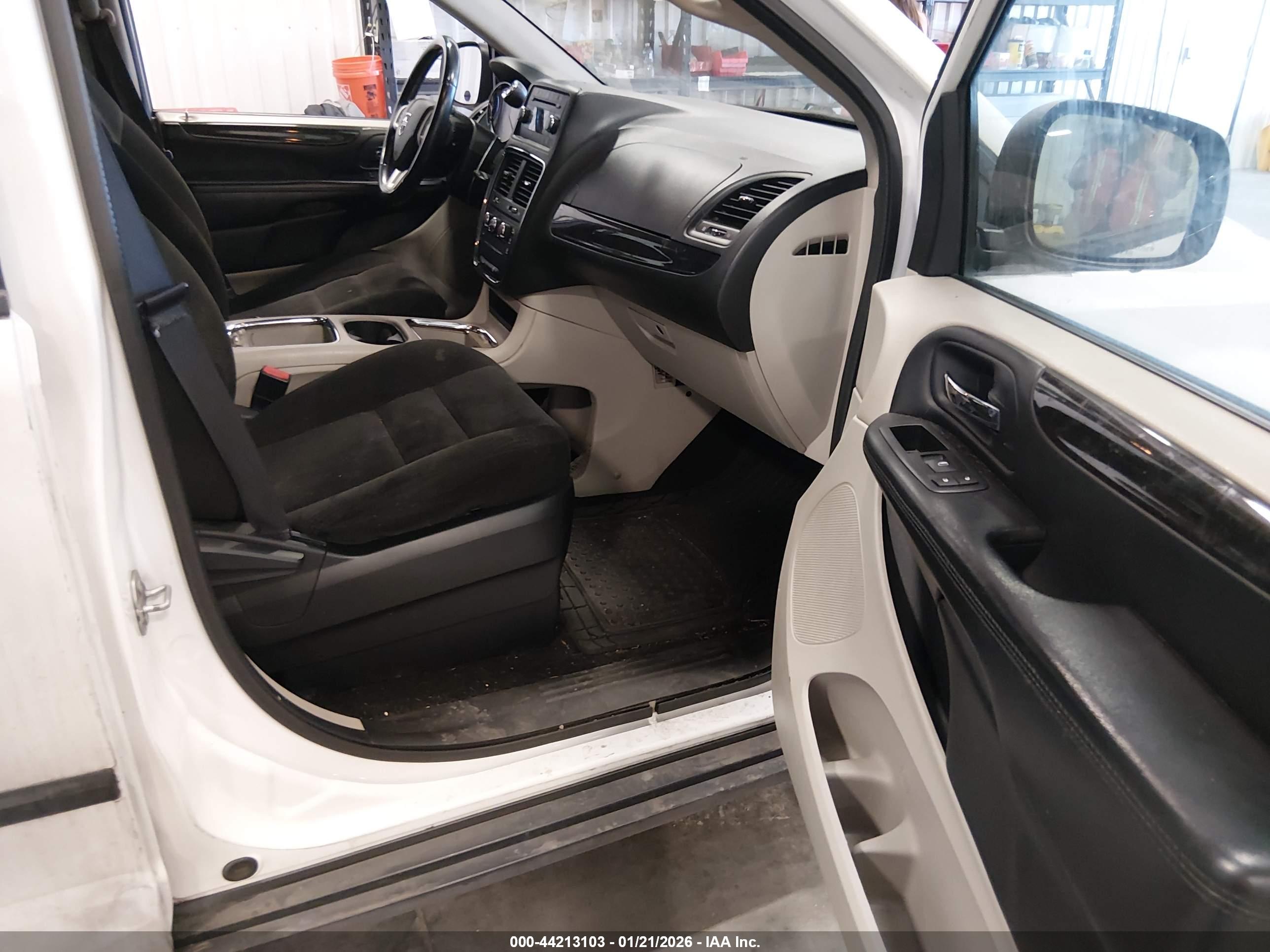 DODGE GRAND image 5