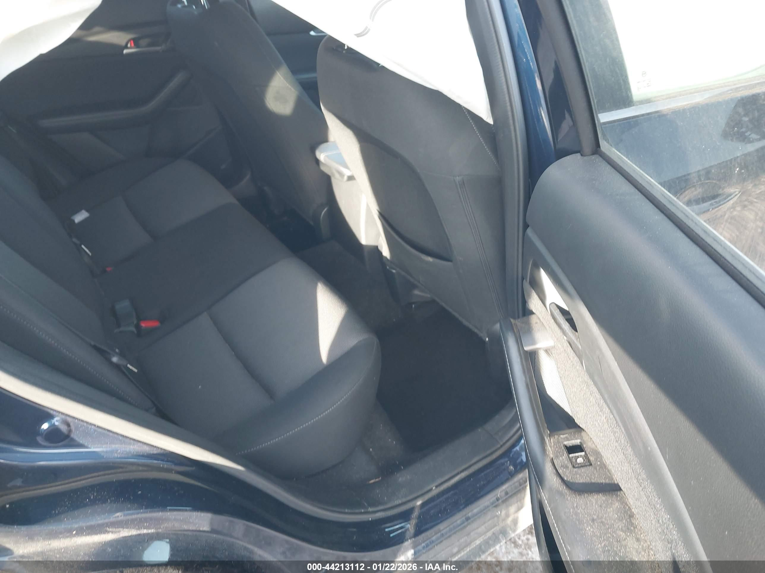 MAZDA CX-30 image 8