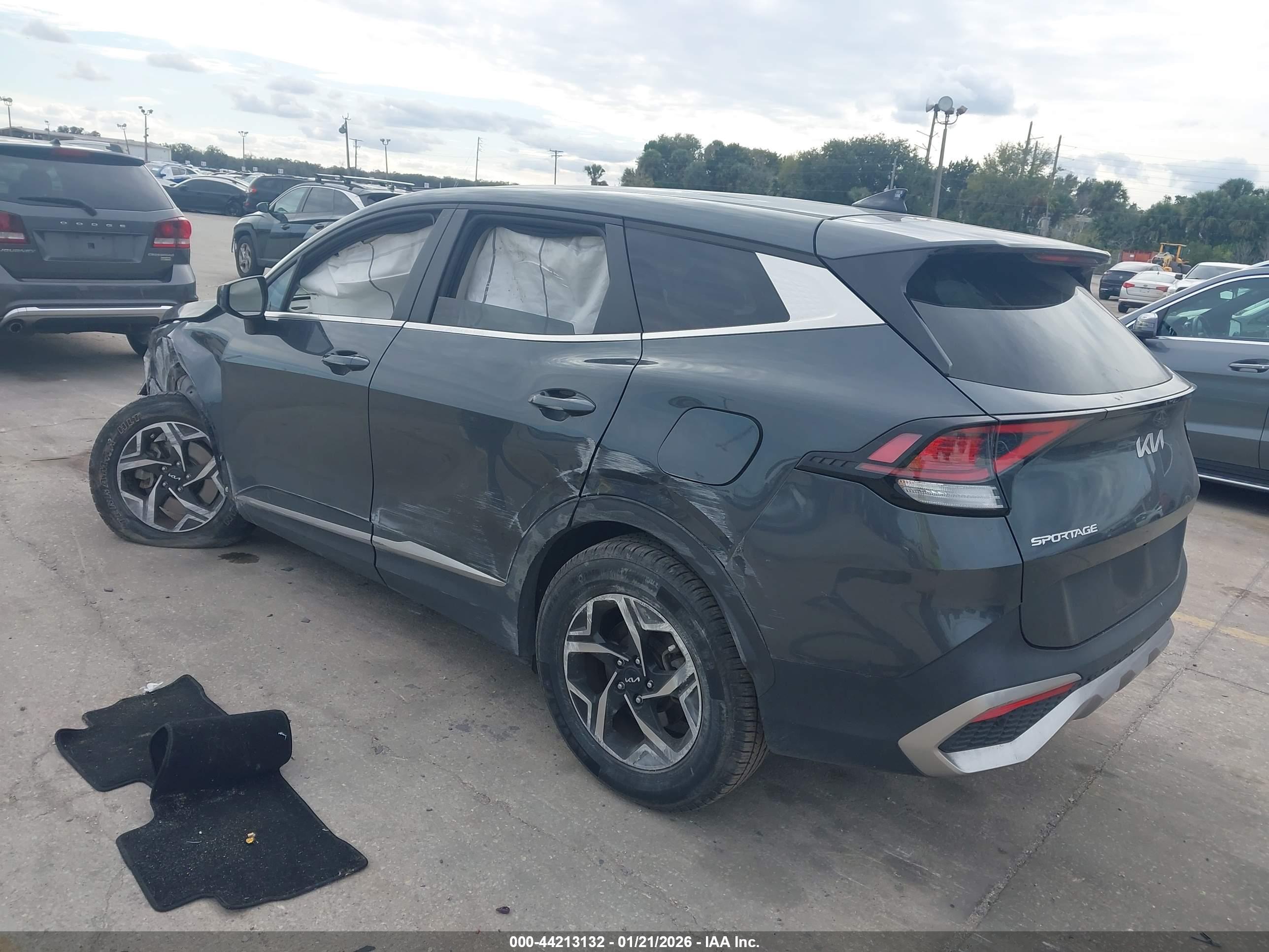 KIA SPORTAGE image 3