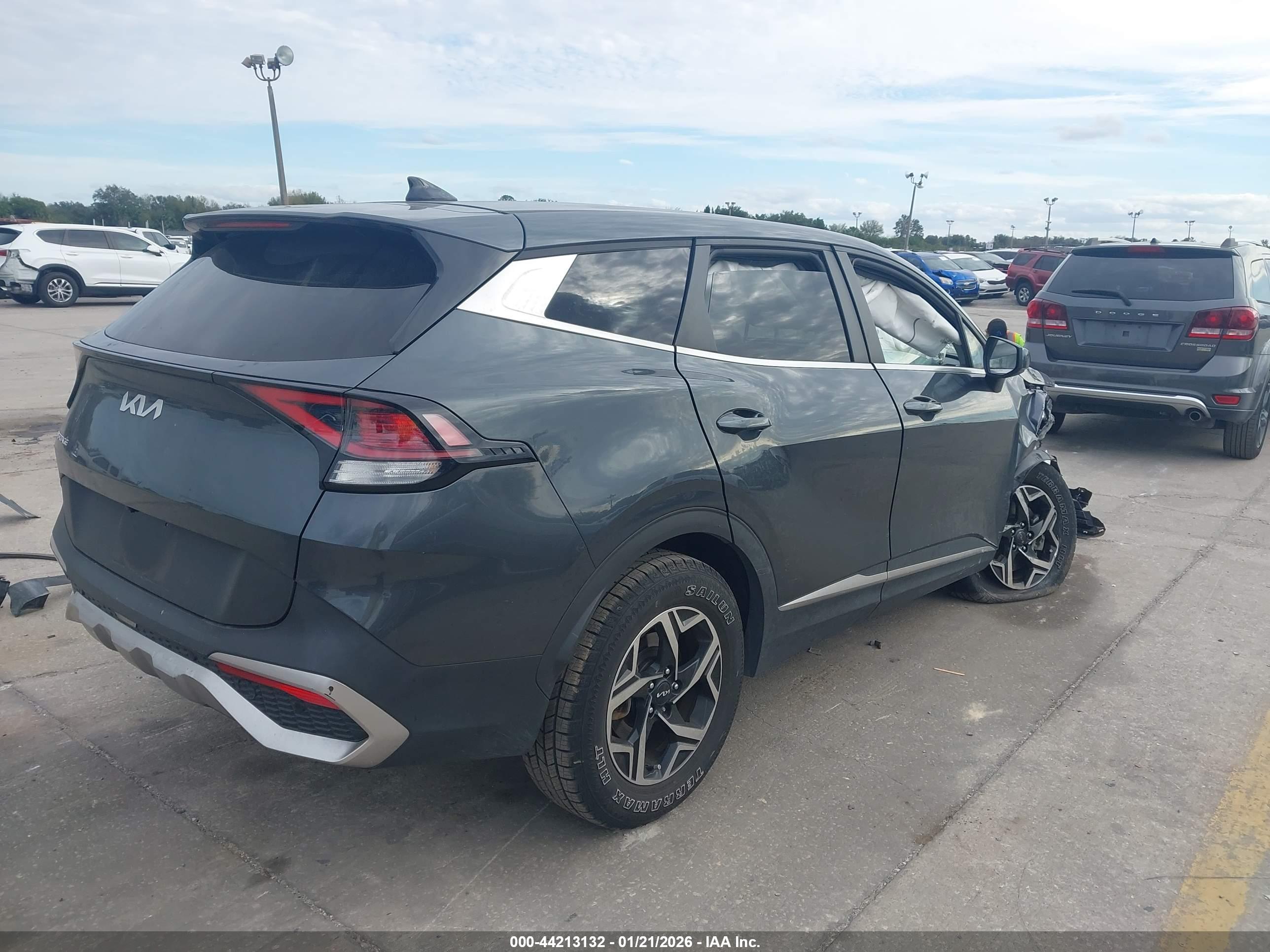 KIA SPORTAGE image 4