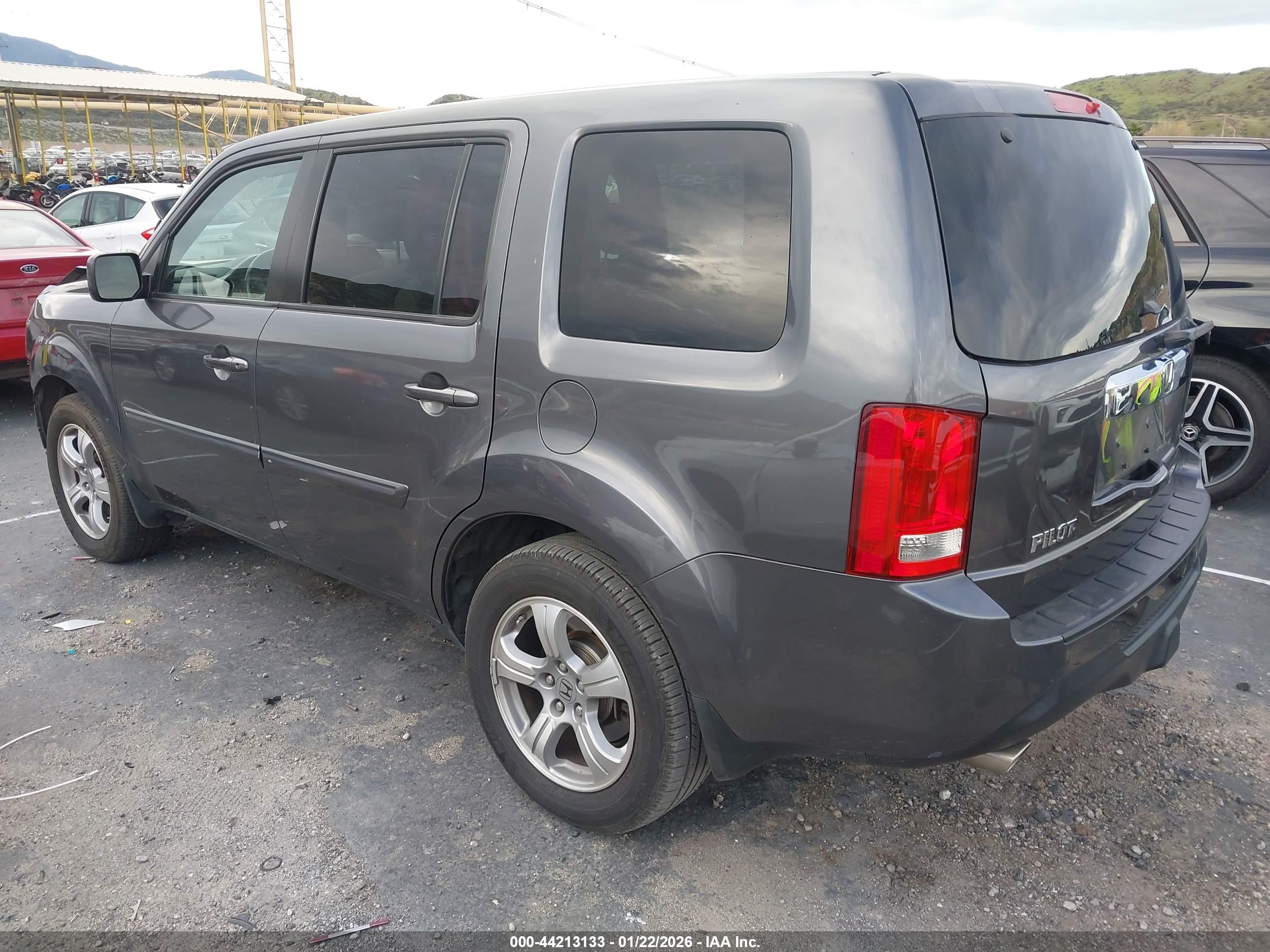 HONDA PILOT image 3